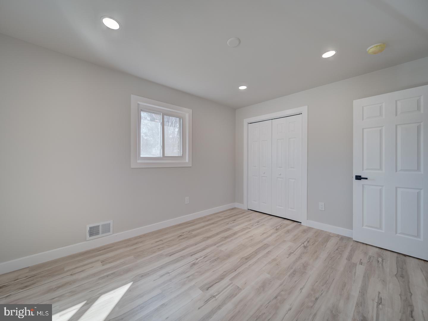 RITCHIE MANOR - Residential