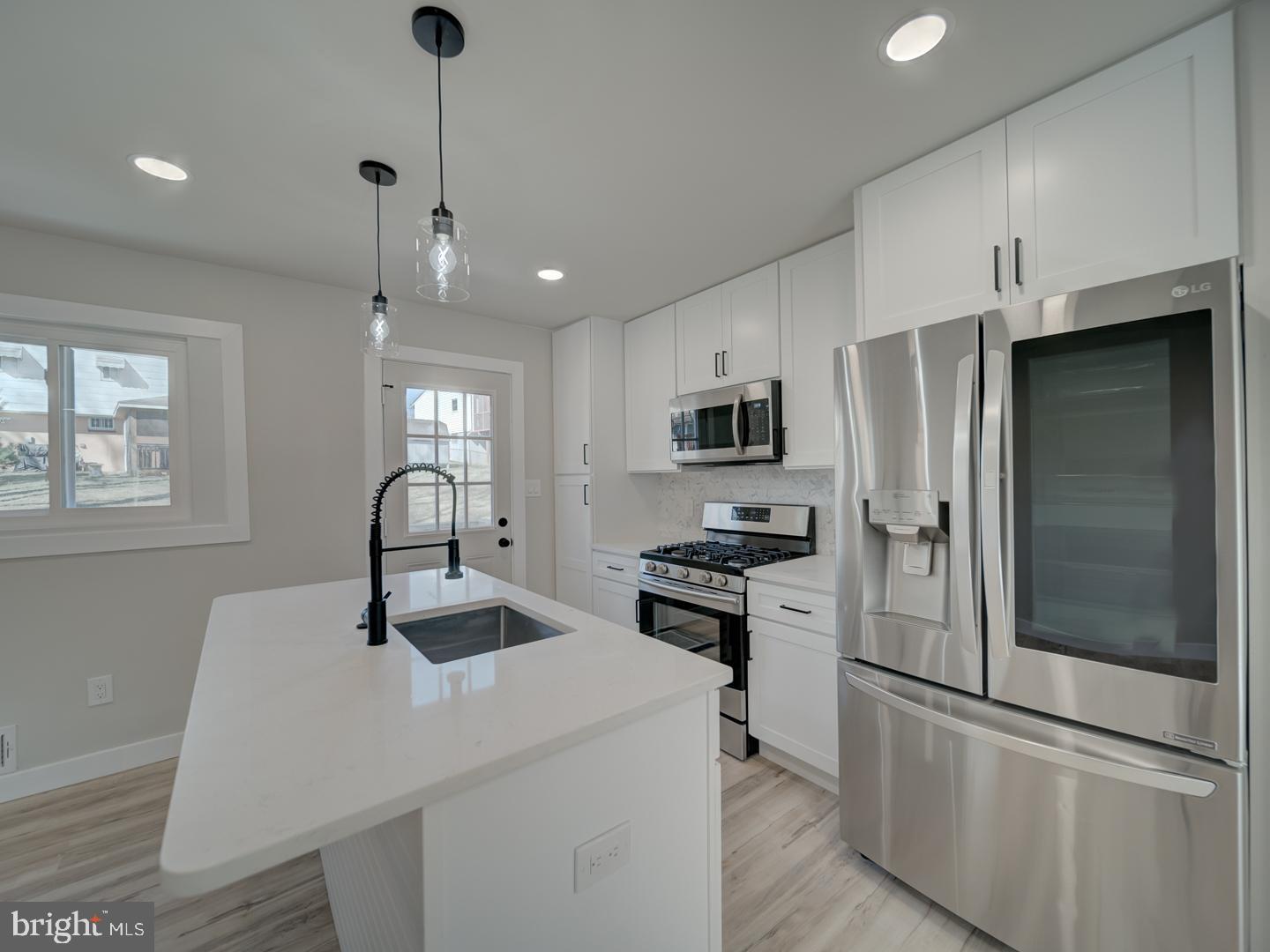 RITCHIE MANOR - Residential