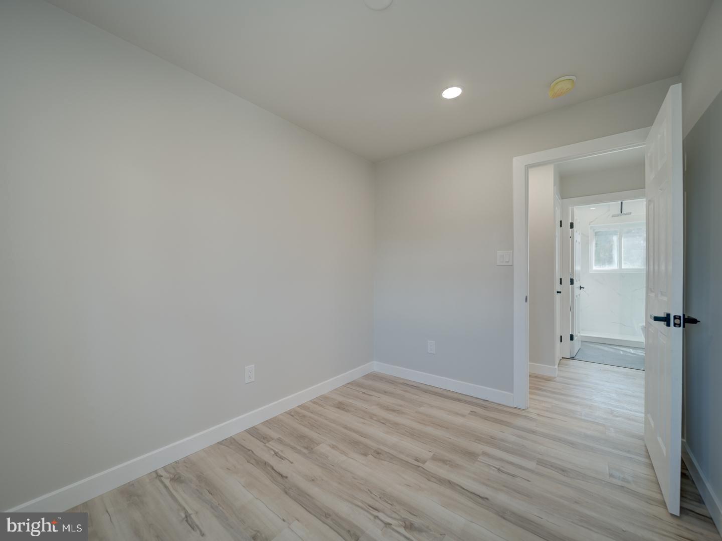 RITCHIE MANOR - Residential