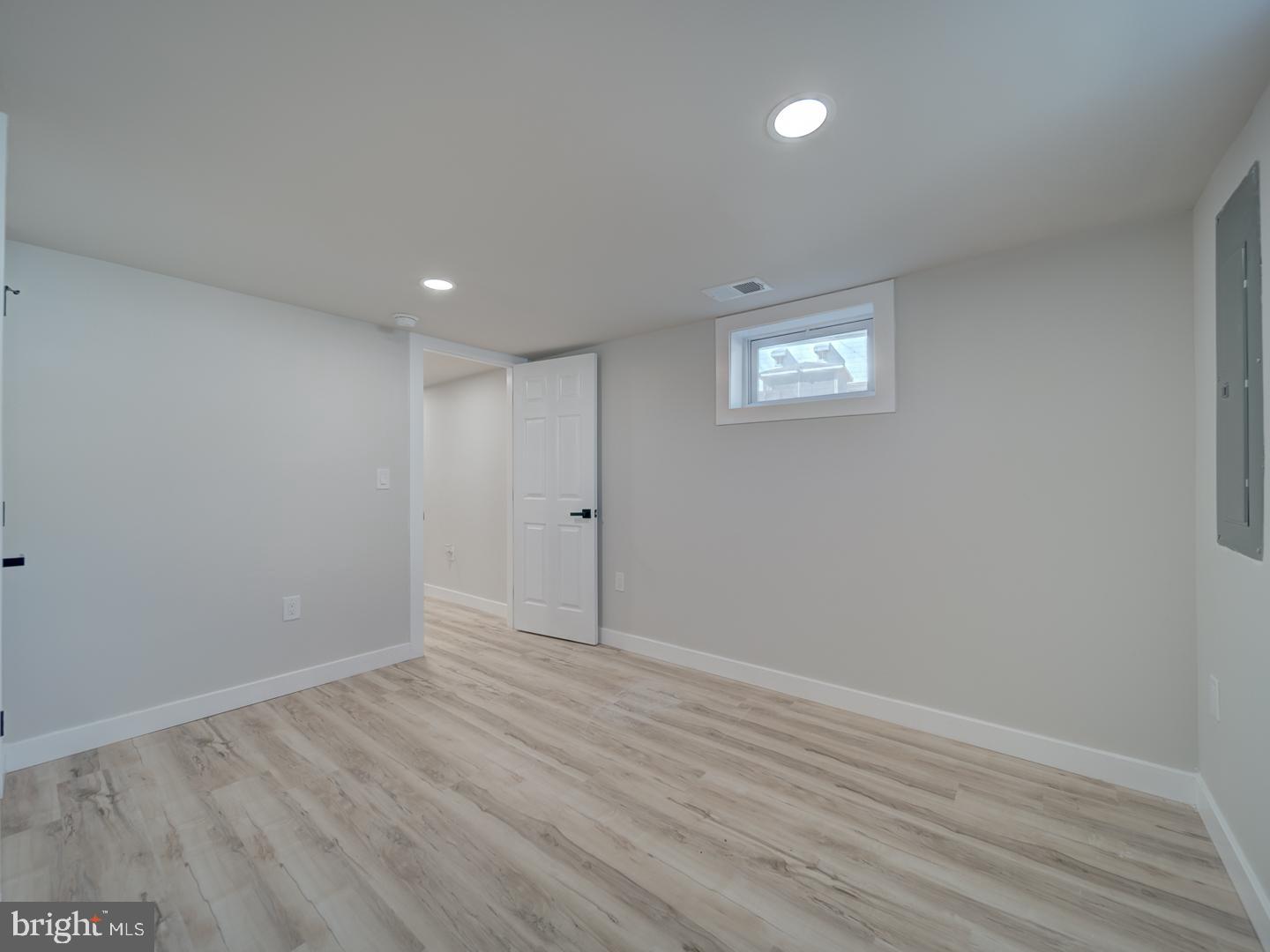 RITCHIE MANOR - Residential