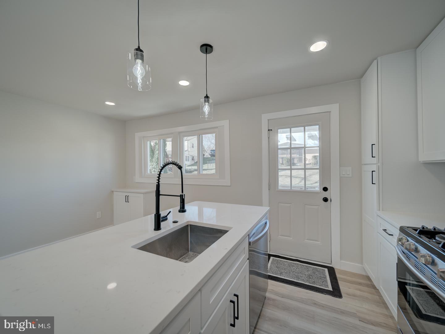 RITCHIE MANOR - Residential