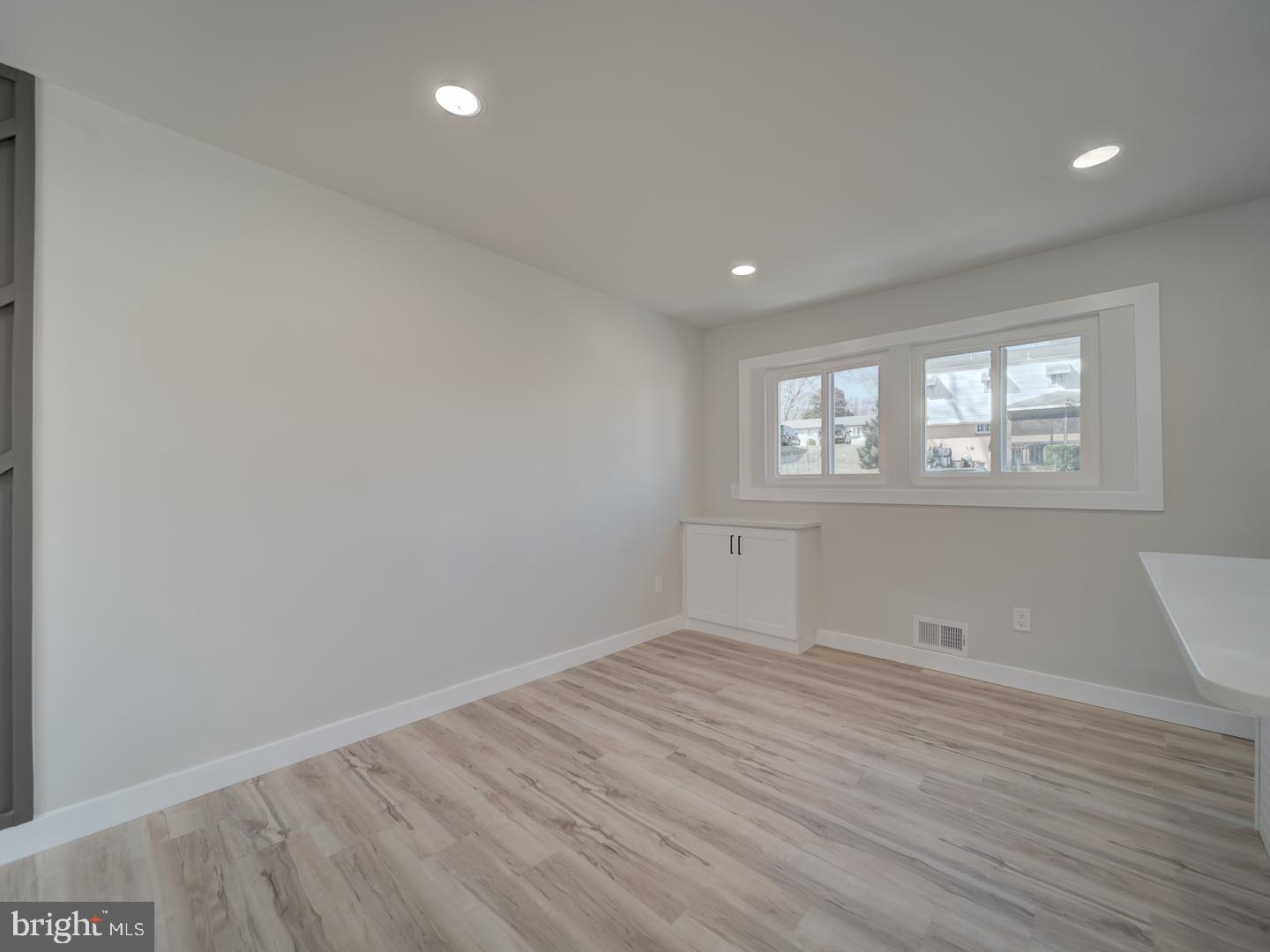 RITCHIE MANOR - Residential