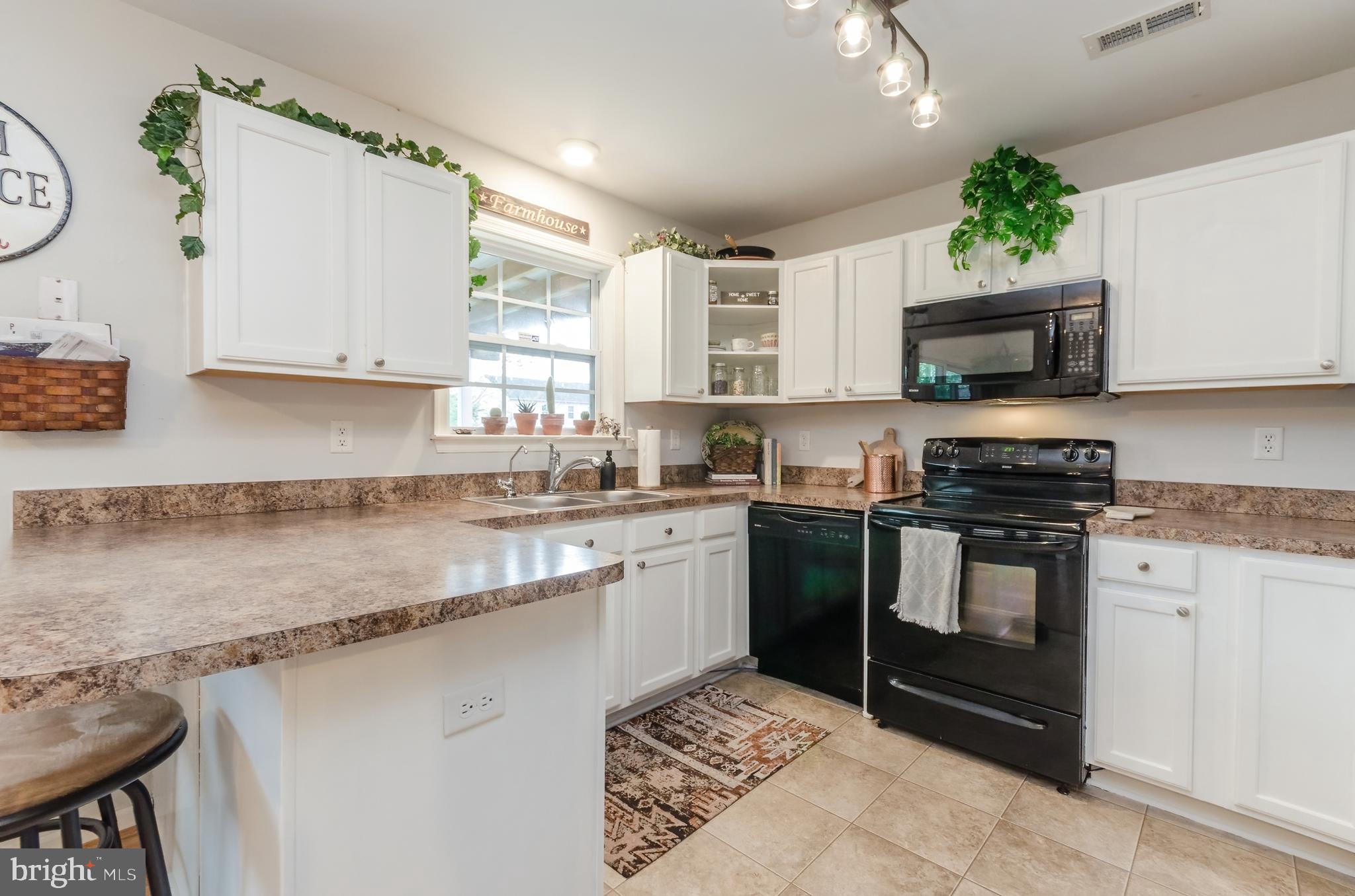 TOWNES OF RIDGEWAY - Residential