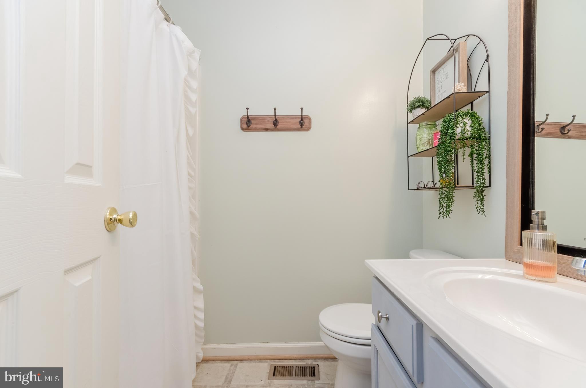 TOWNES OF RIDGEWAY - Residential