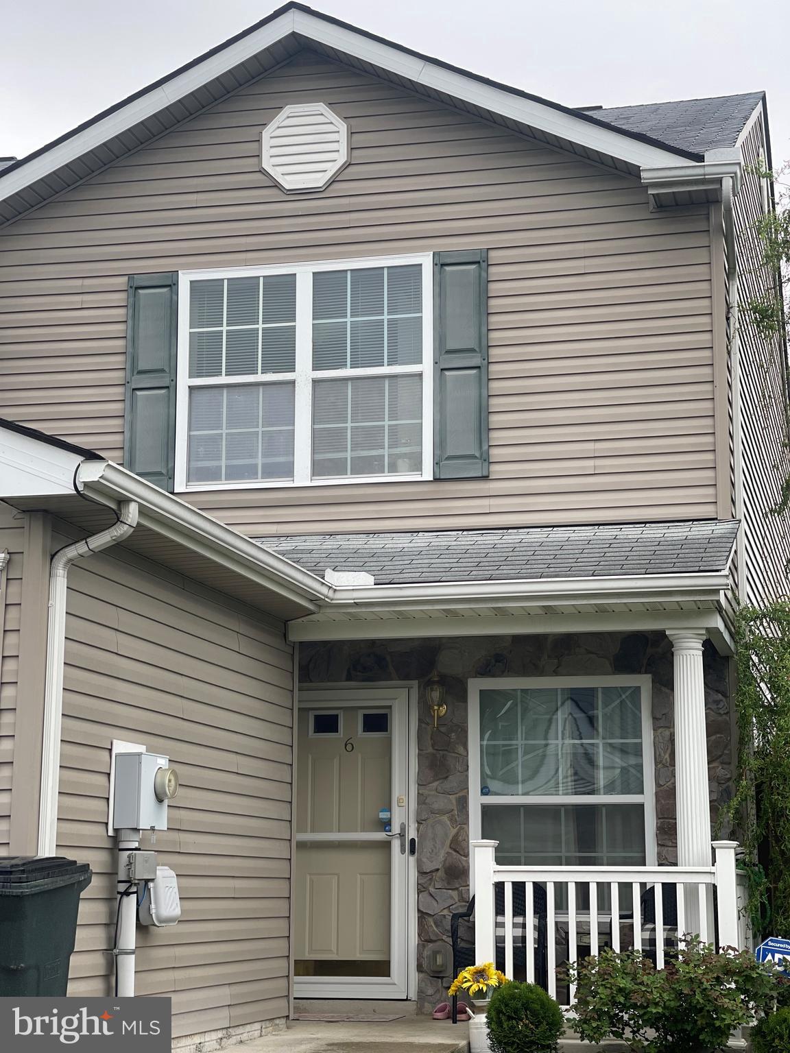 TOWNES OF RIDGEWAY - Residential