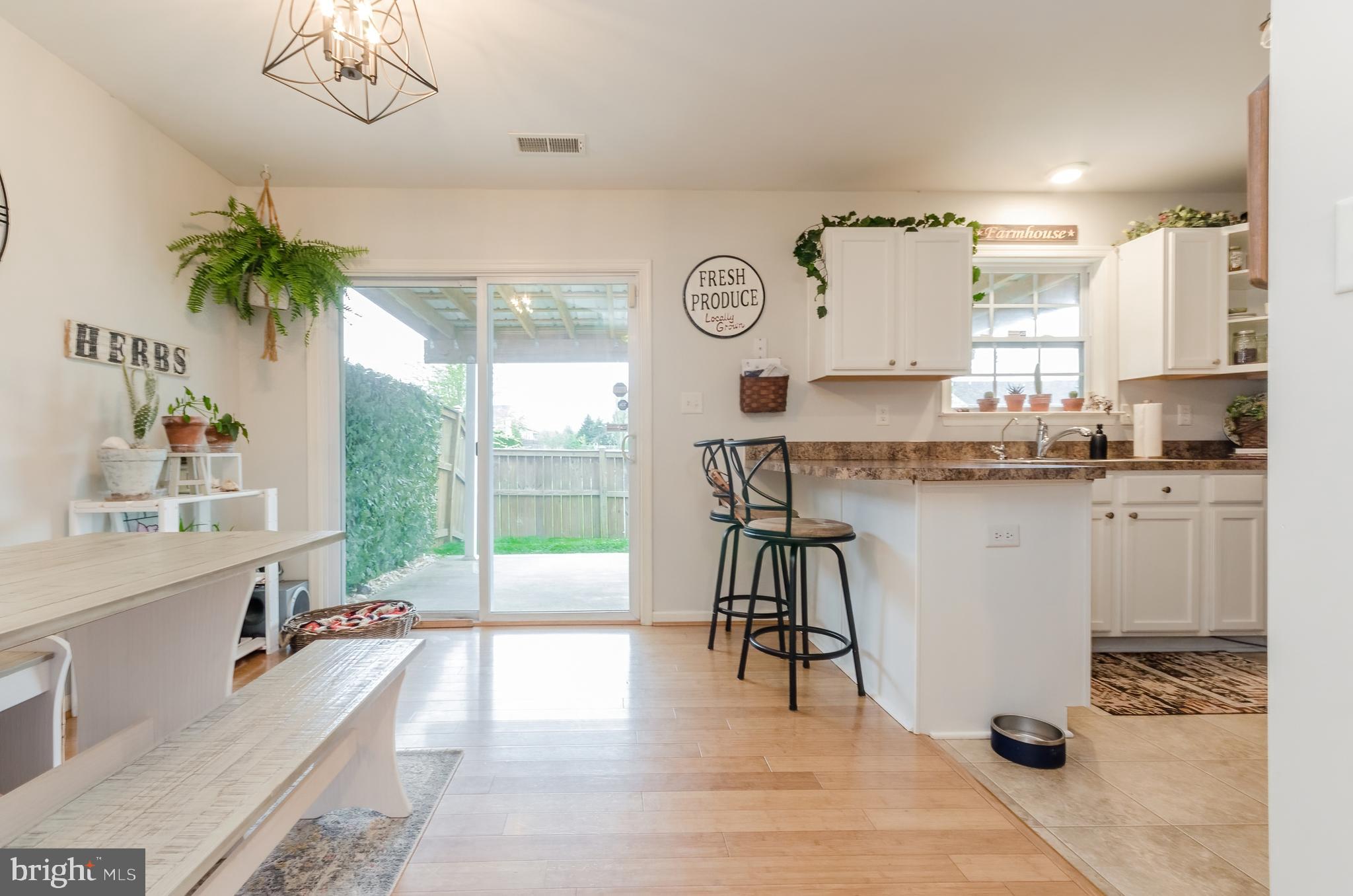 TOWNES OF RIDGEWAY - Residential