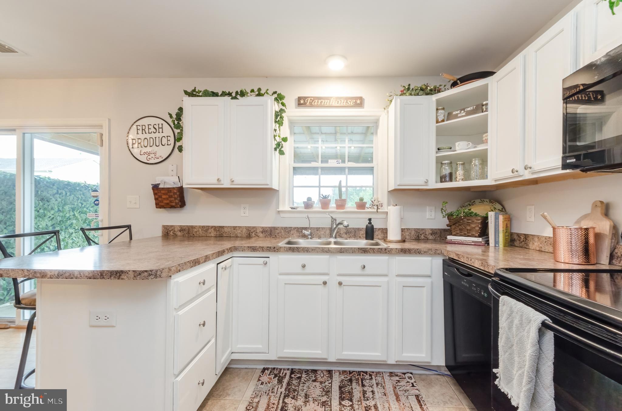 TOWNES OF RIDGEWAY - Residential