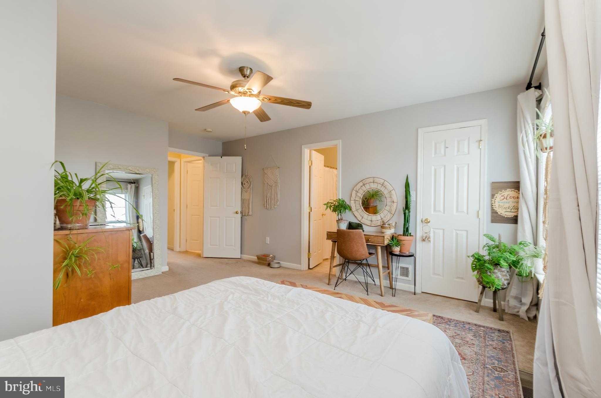 TOWNES OF RIDGEWAY - Residential