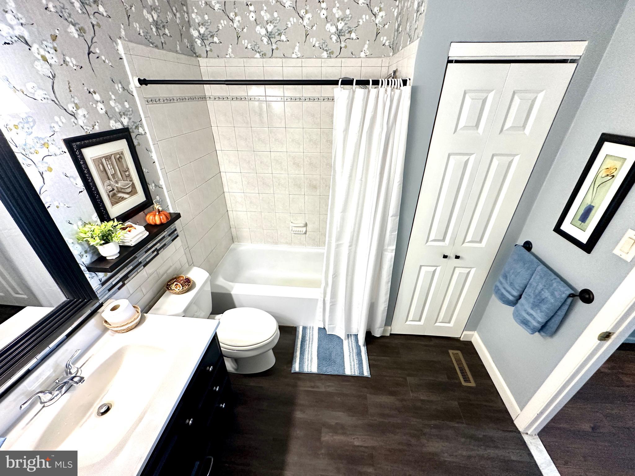 NESHAMINY VALLEY - Residential