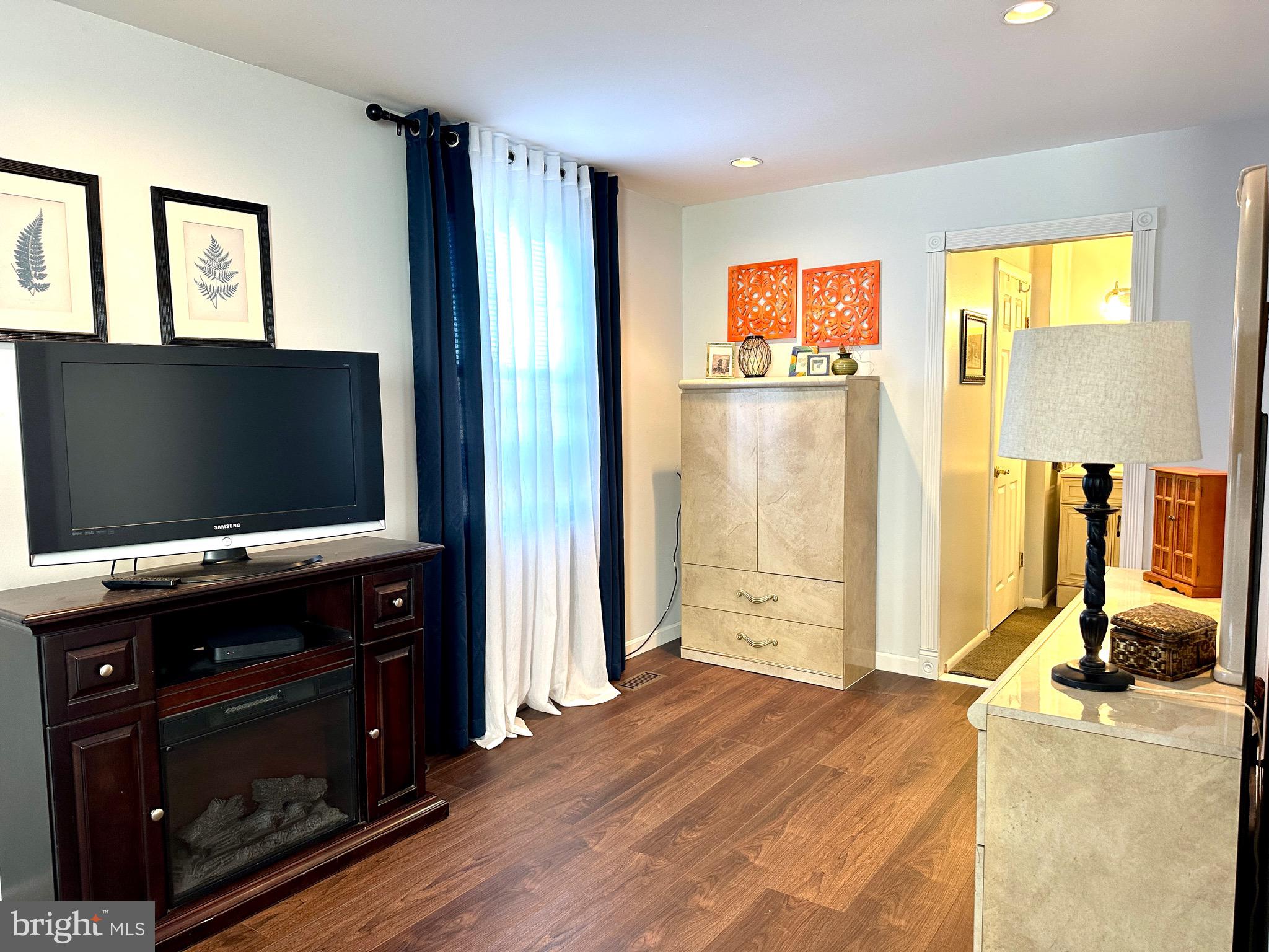 NESHAMINY VALLEY - Residential