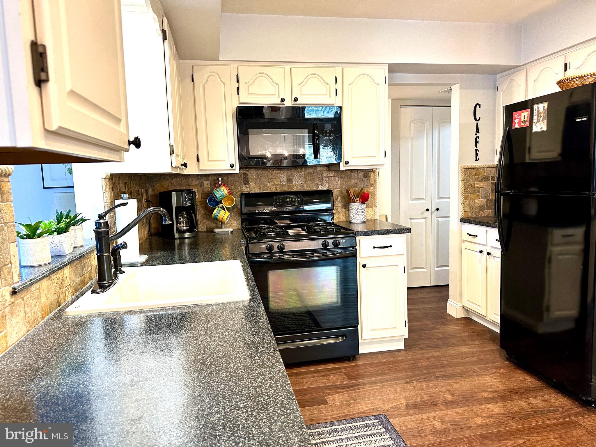 NESHAMINY VALLEY - Residential