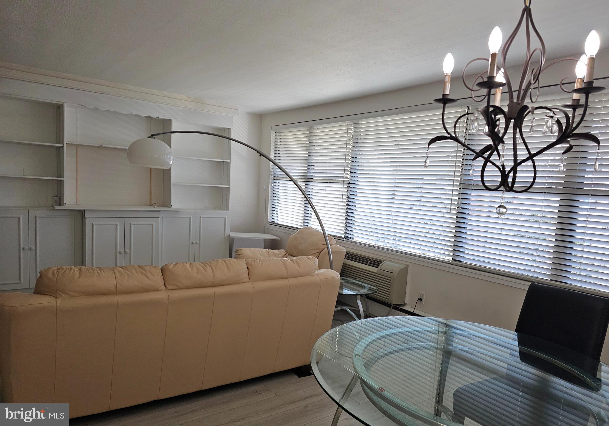 ELKINS PARK HOUSE - Residential