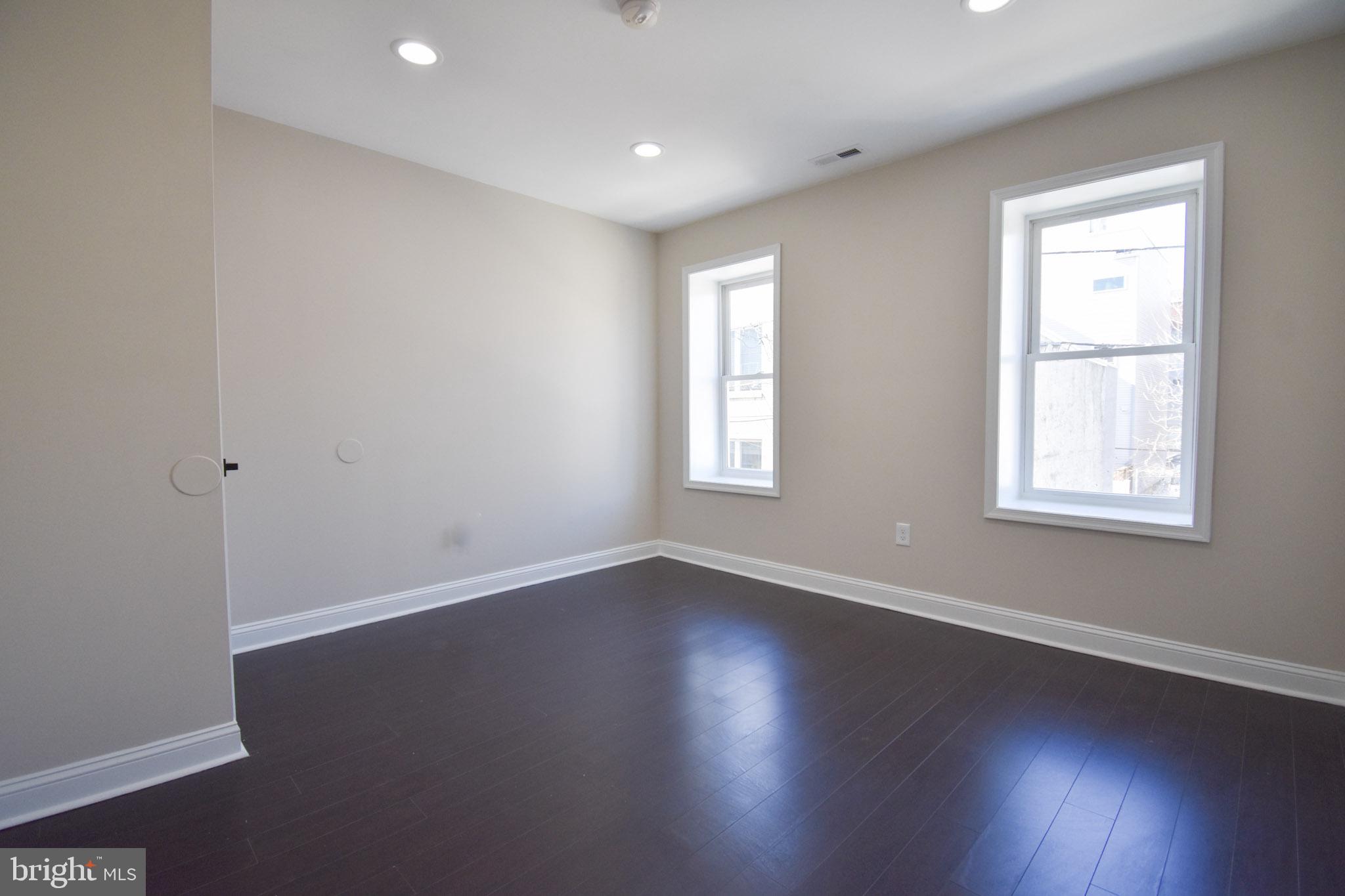 POINT BREEZE - Residential