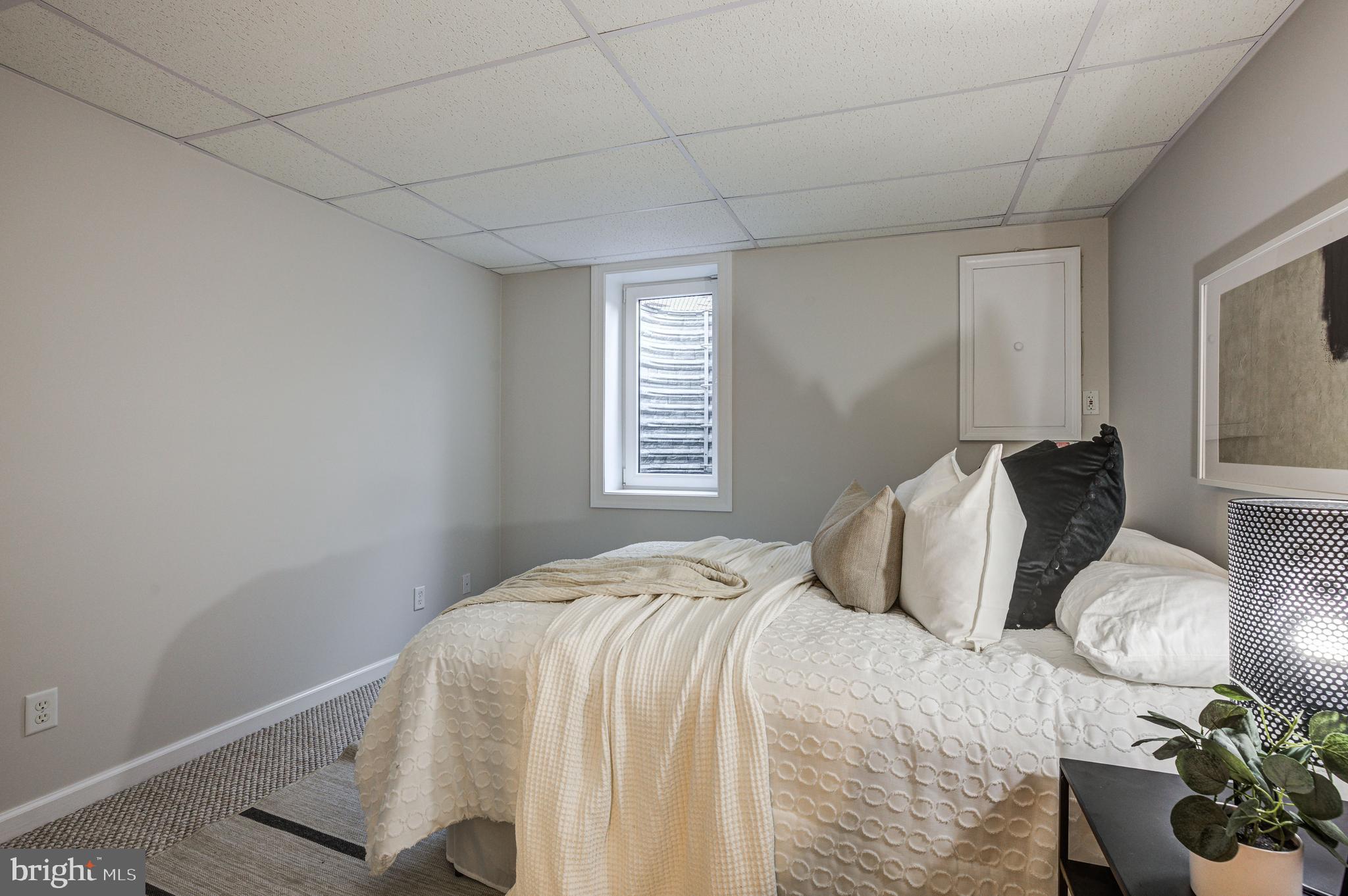 FARMINGTON VILLAGE - Residential