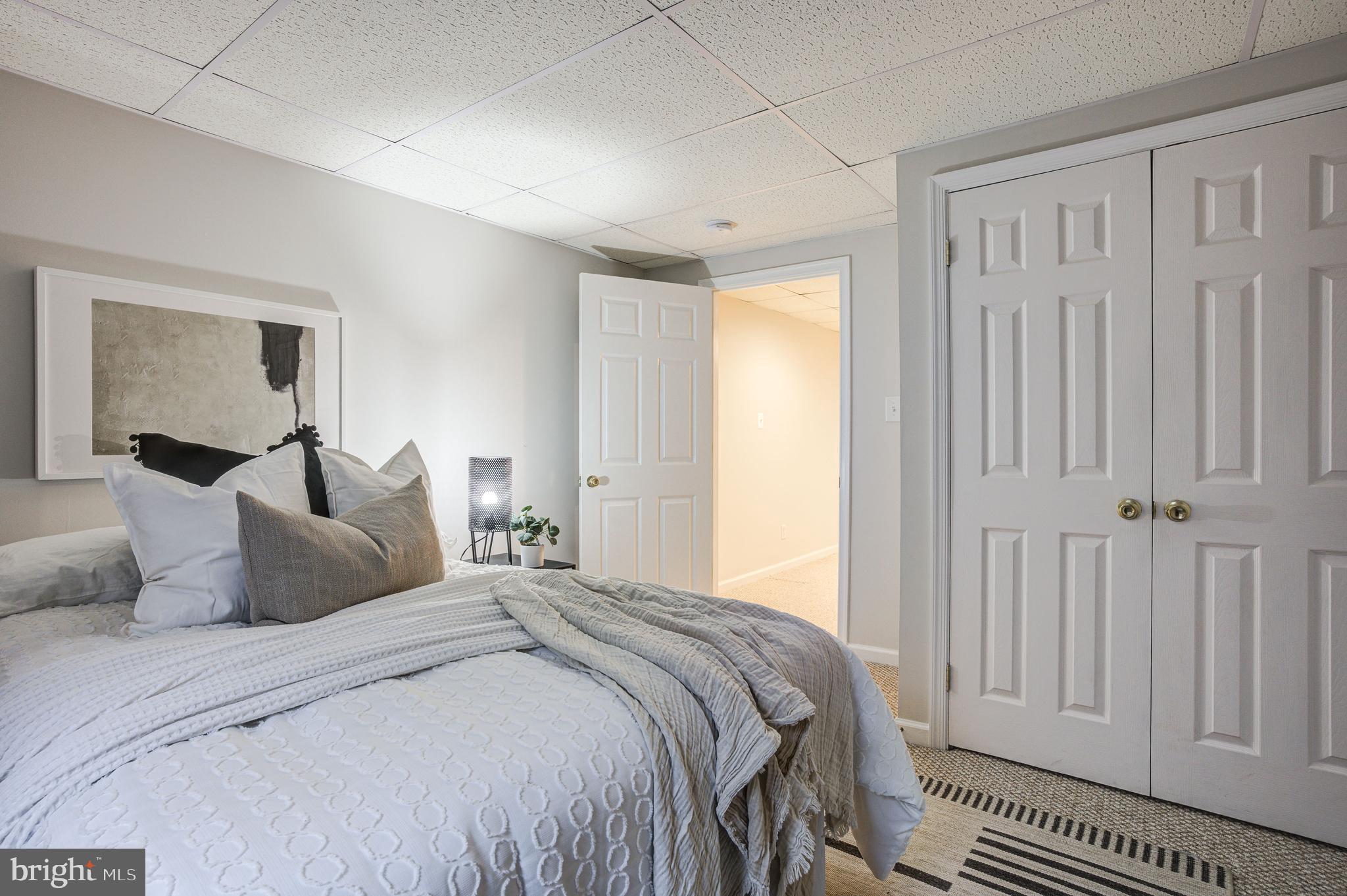 FARMINGTON VILLAGE - Residential