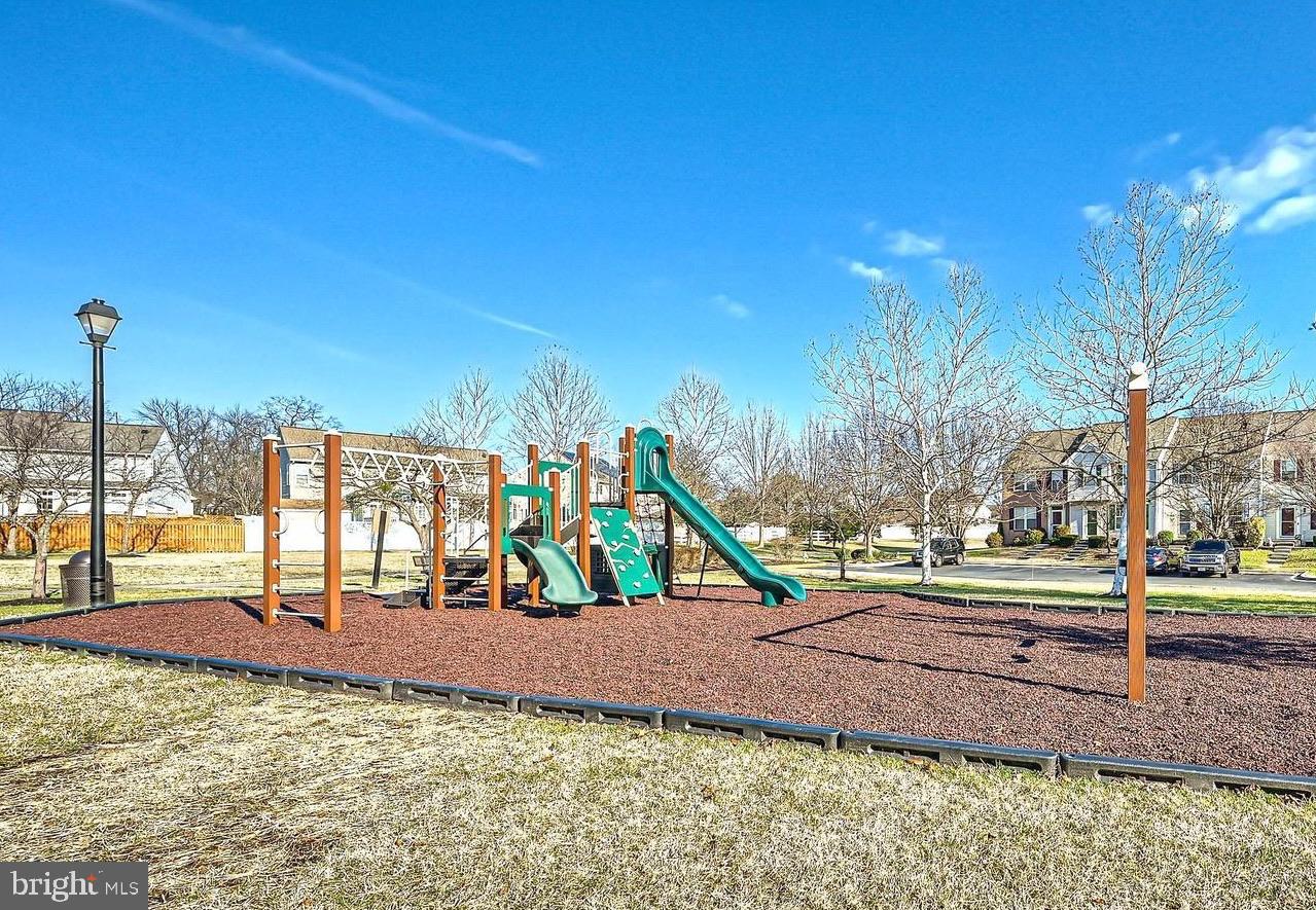 FARMINGTON VILLAGE - Residential