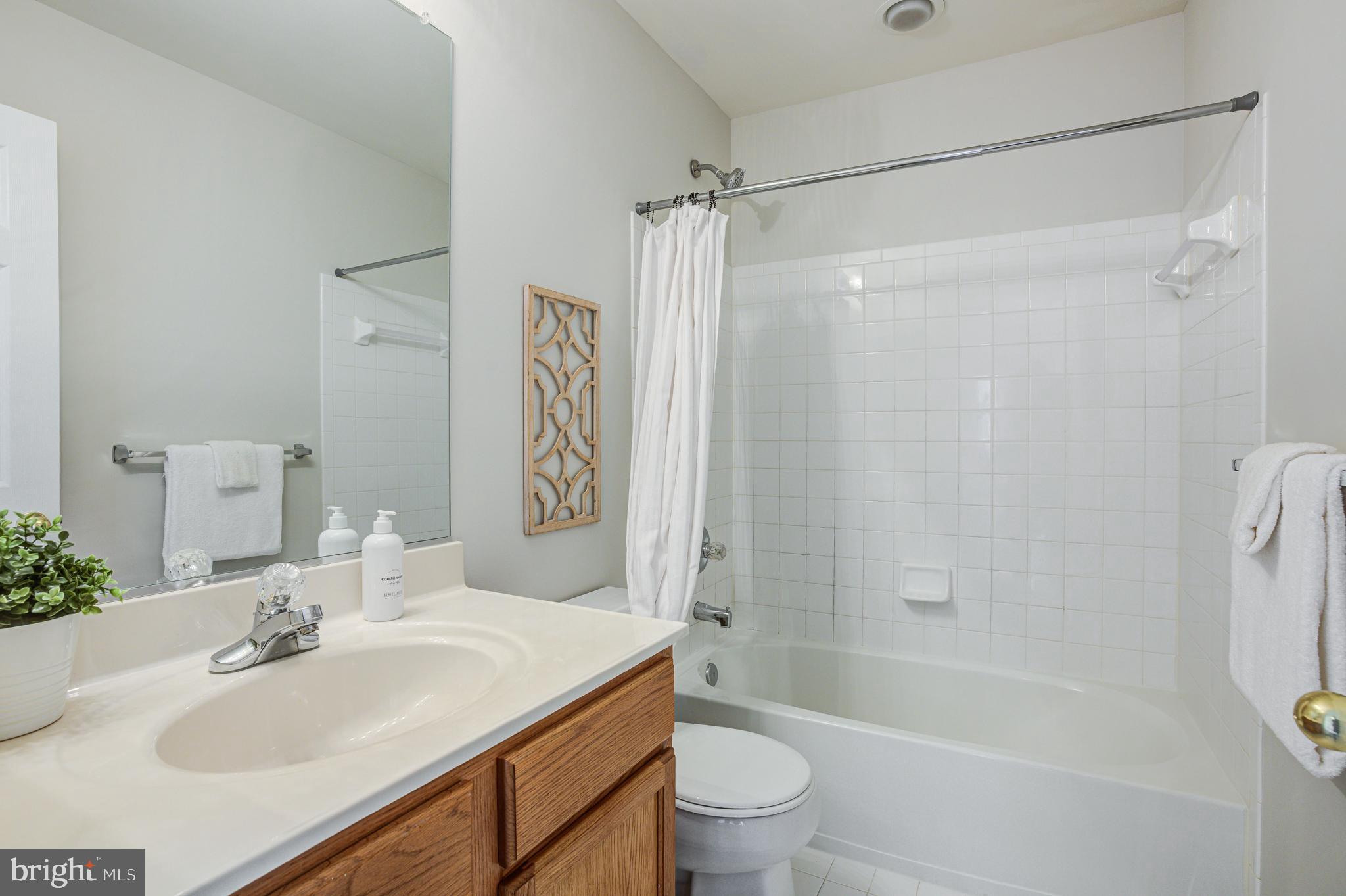 FARMINGTON VILLAGE - Residential