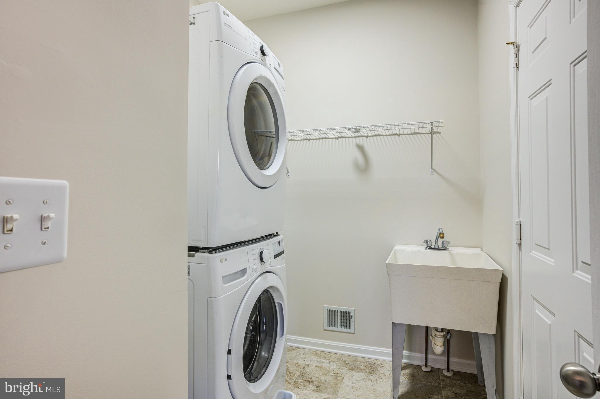 FARMINGTON VILLAGE - Residential