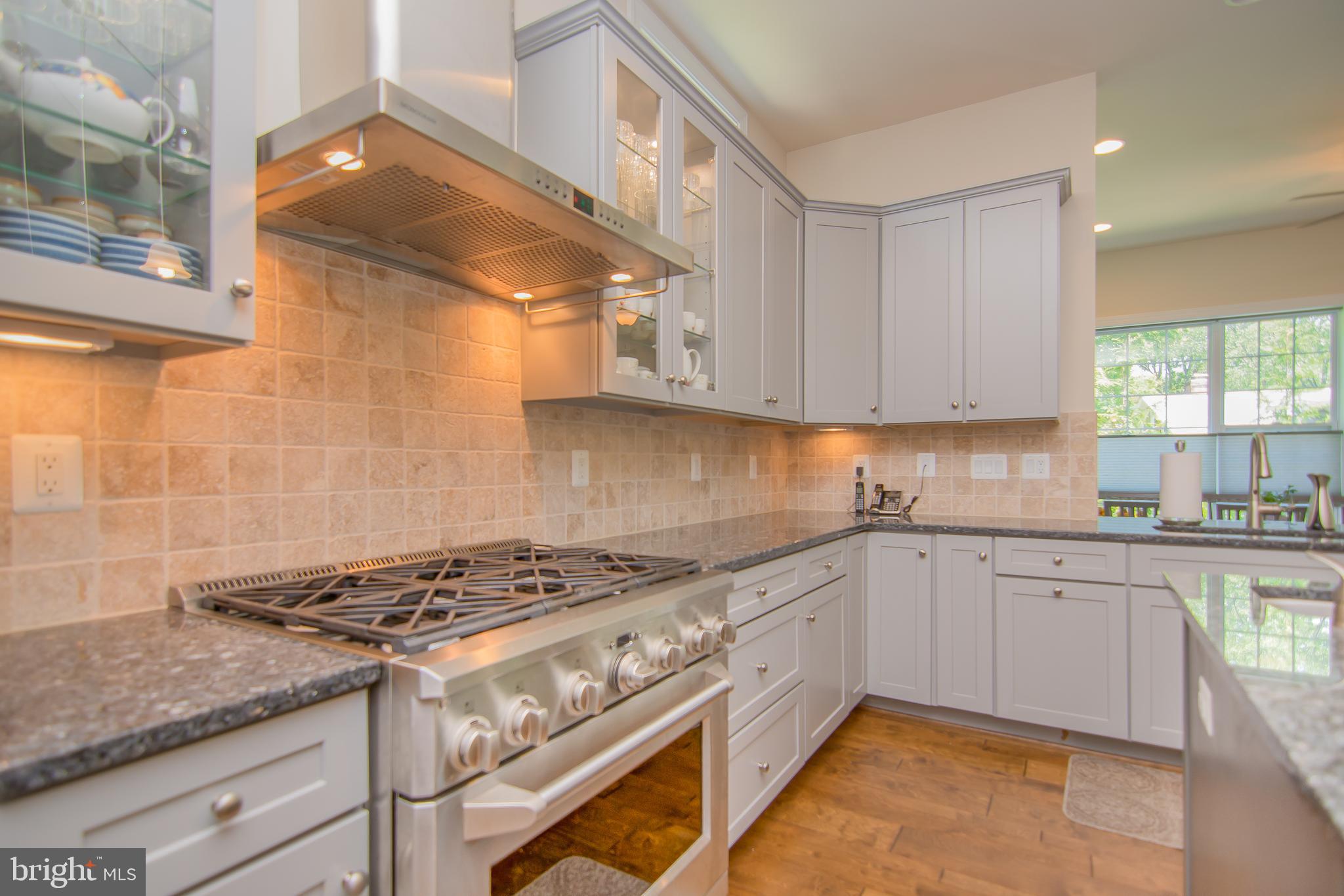 DEVON PARK - Residential