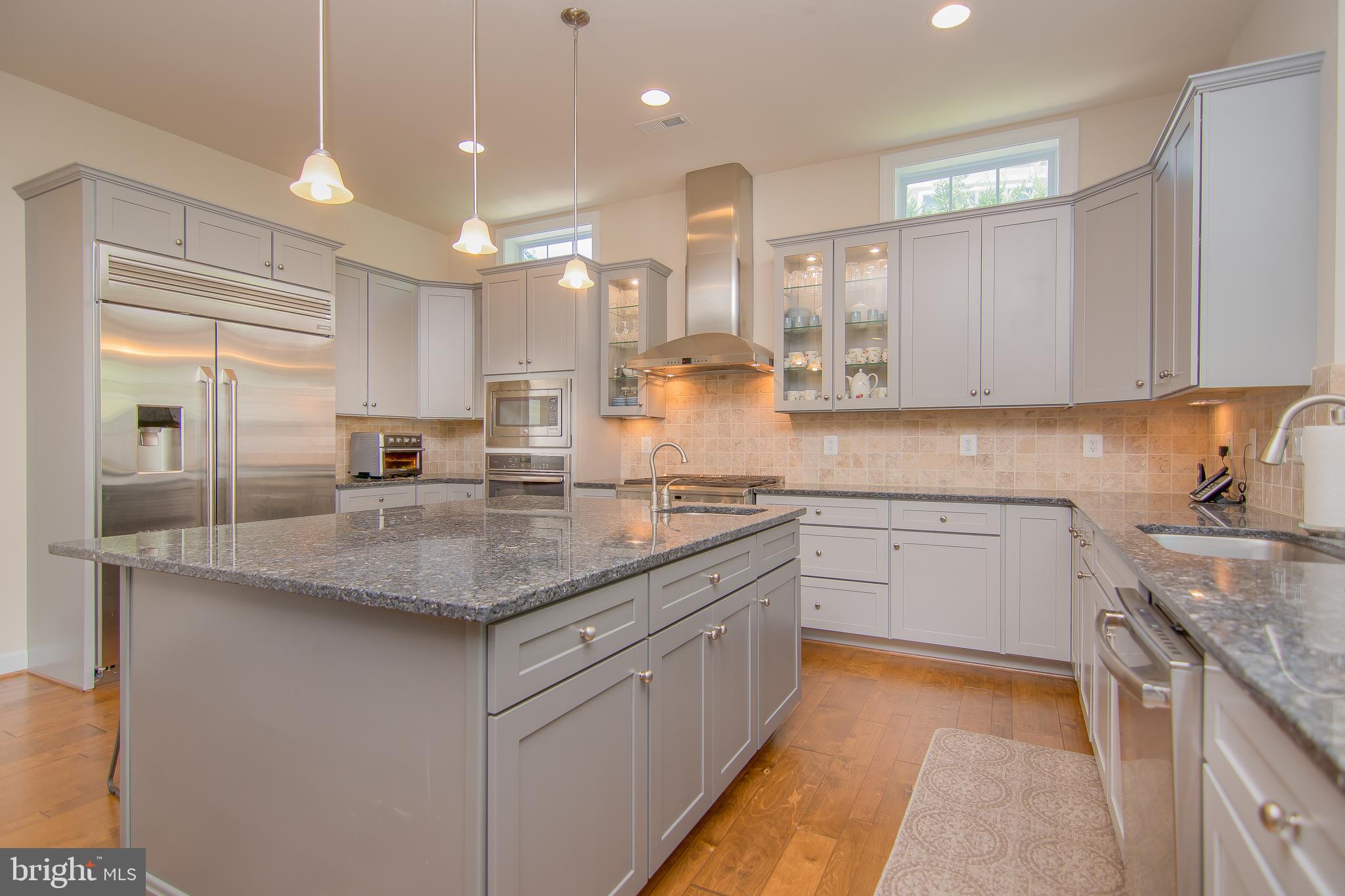 DEVON PARK - Residential