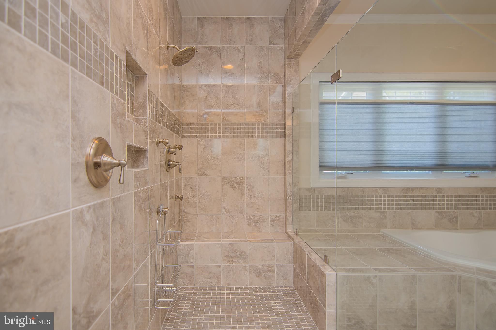 DEVON PARK - Residential