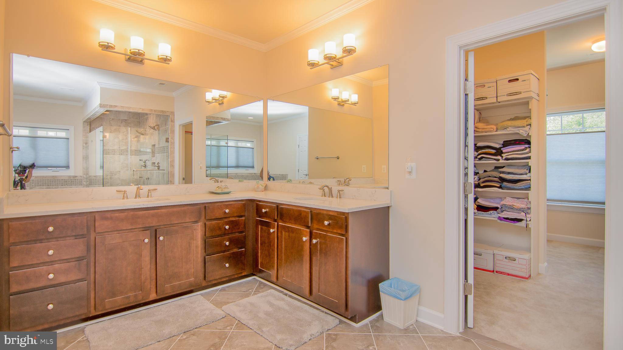 DEVON PARK - Residential