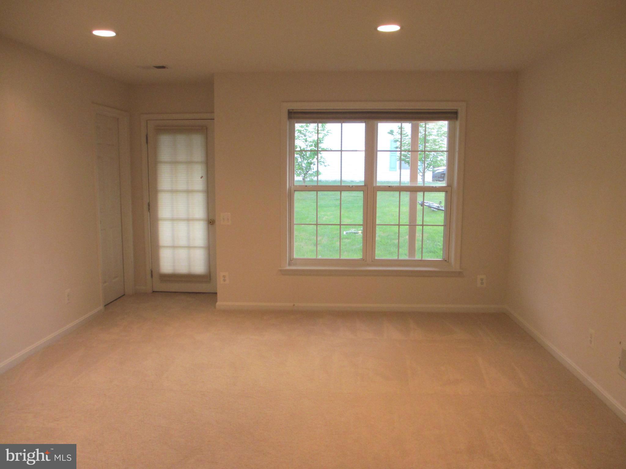 LOUDOUN PARKWAY CENTER - Residential Lease