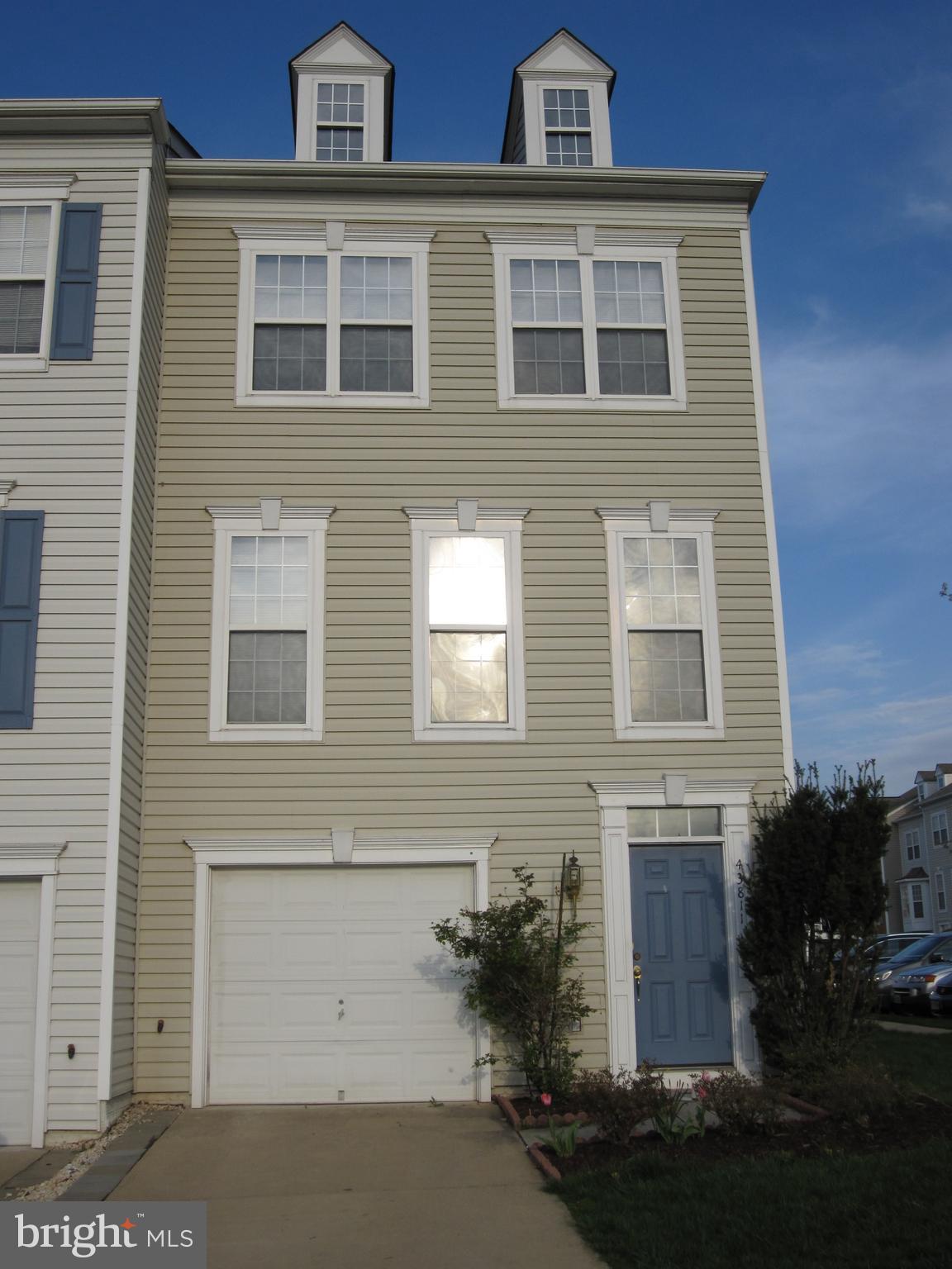 LOUDOUN PARKWAY CENTER - Residential Lease