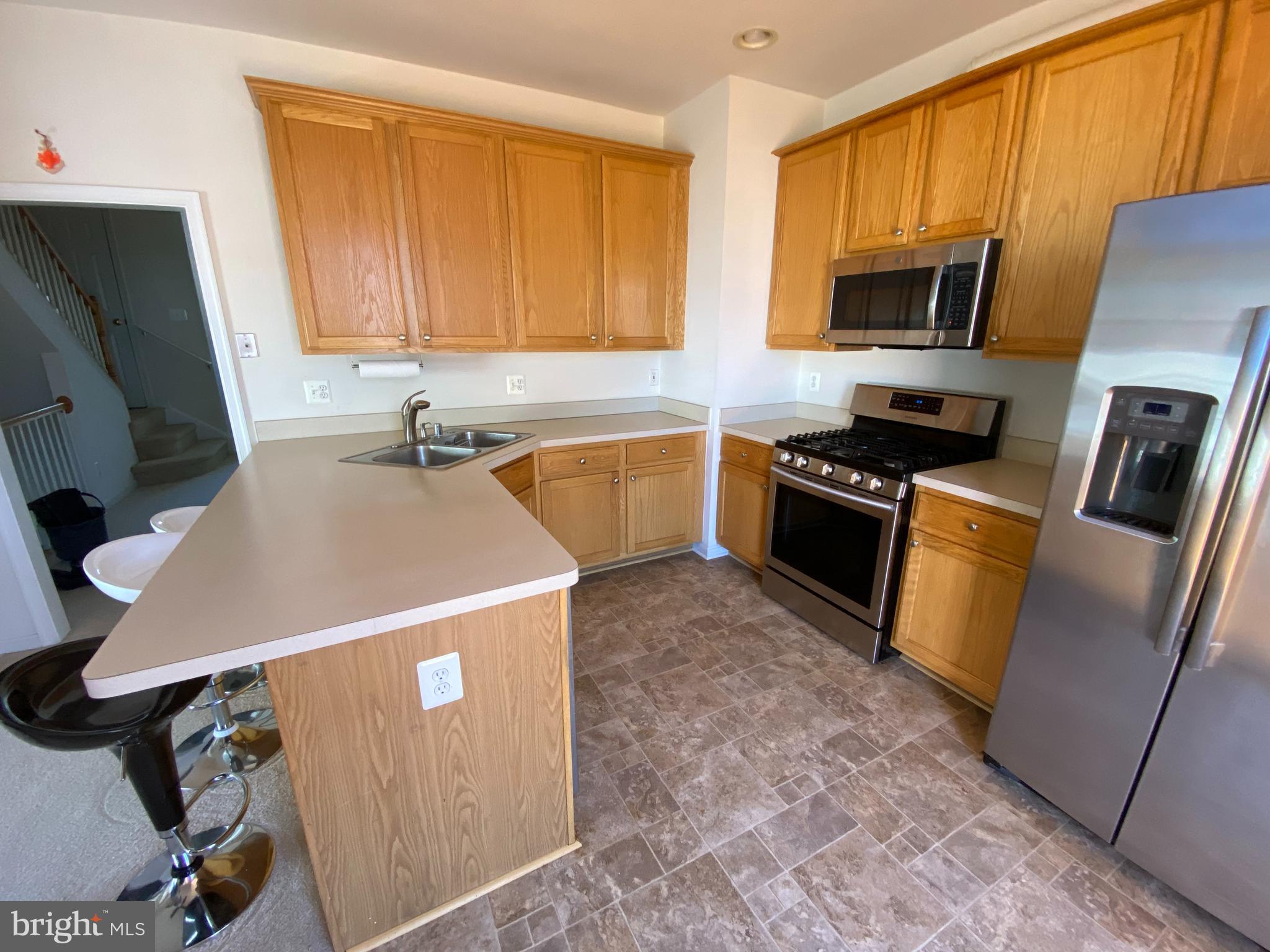 LOUDOUN PARKWAY CENTER - Residential Lease