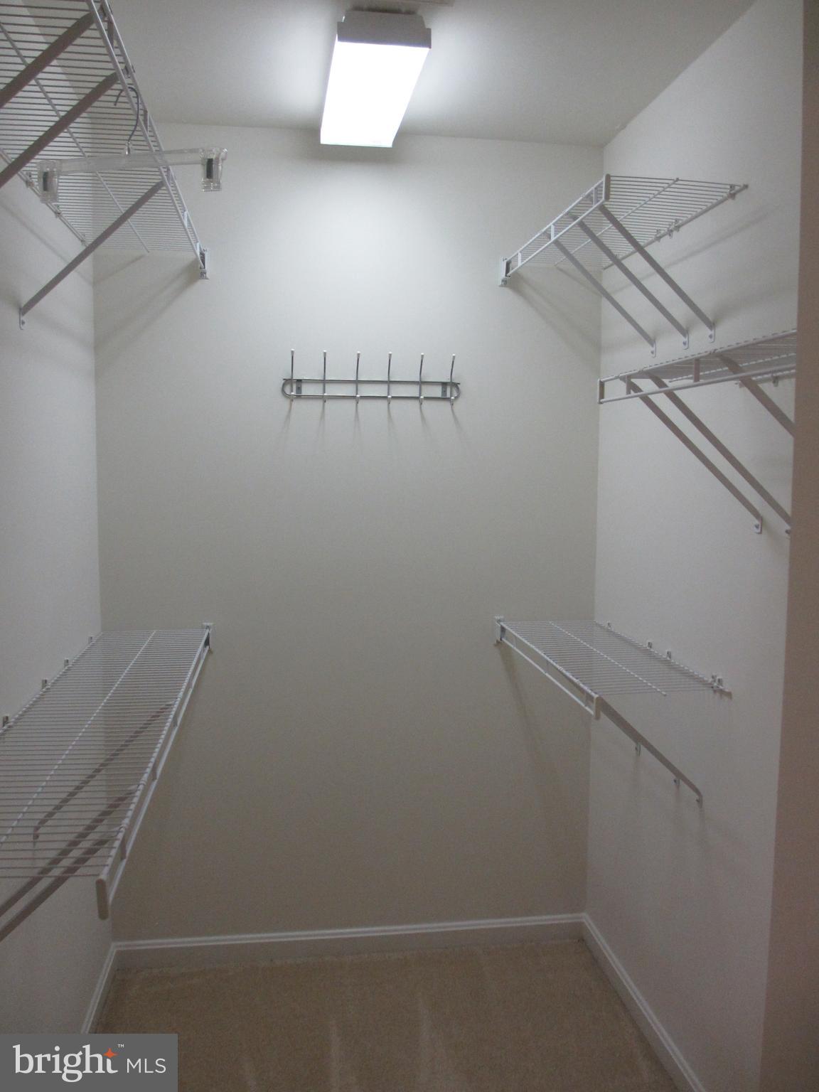 LOUDOUN PARKWAY CENTER - Residential Lease