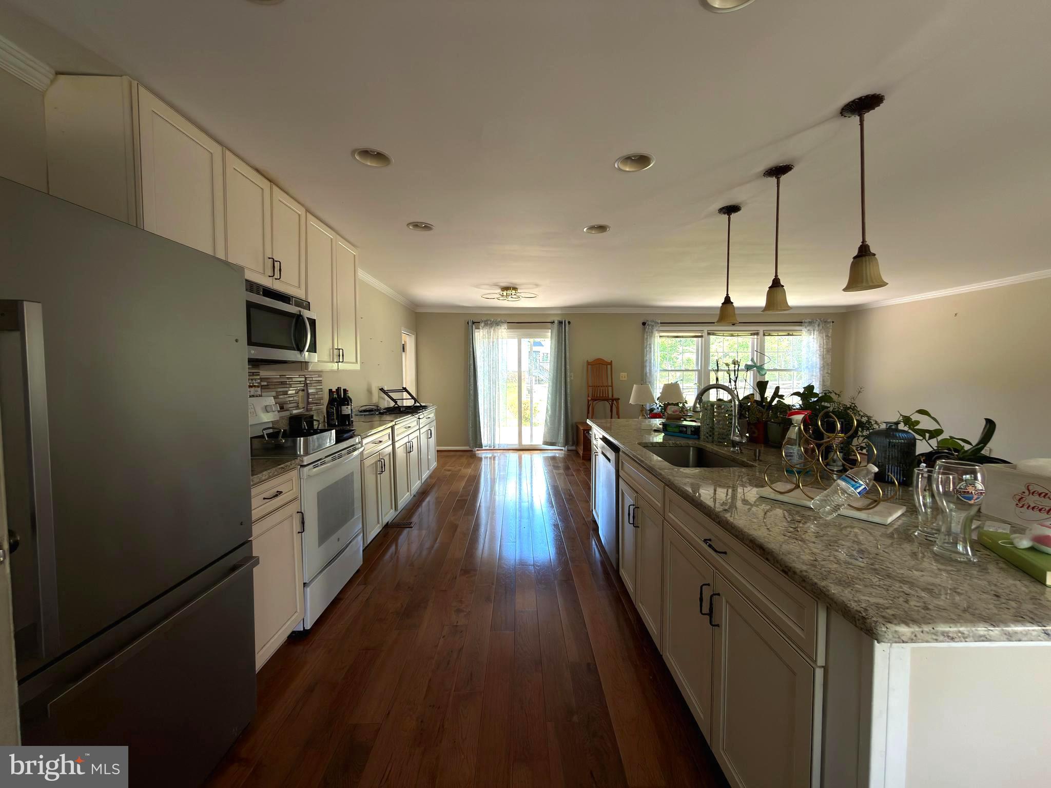 CLARKES LANDING - Residential