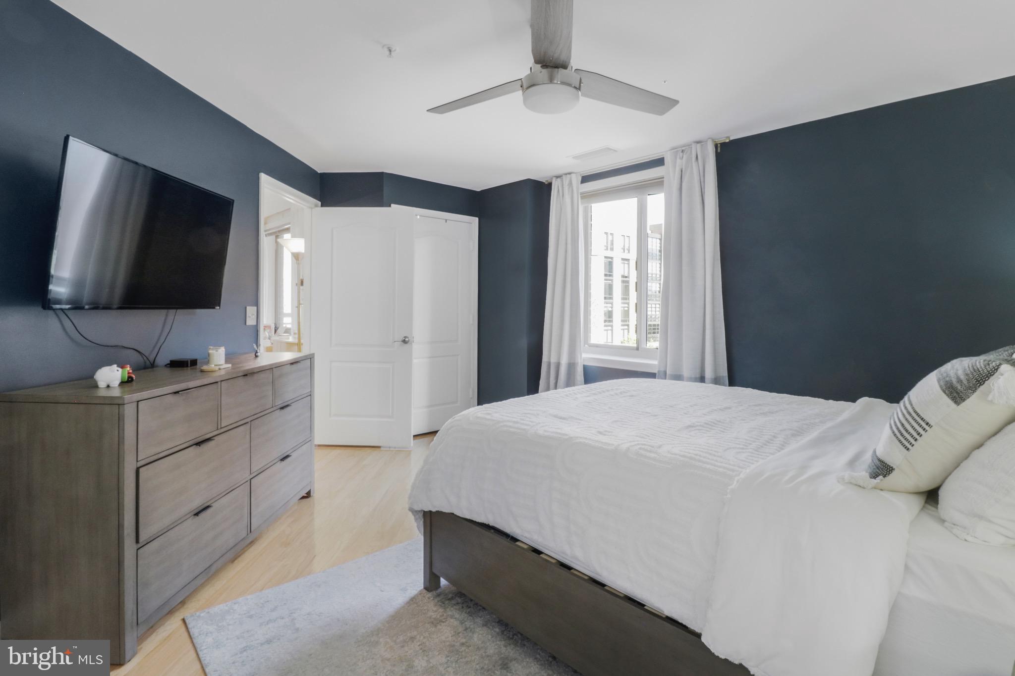 VIRGINIA SQUARE - Residential