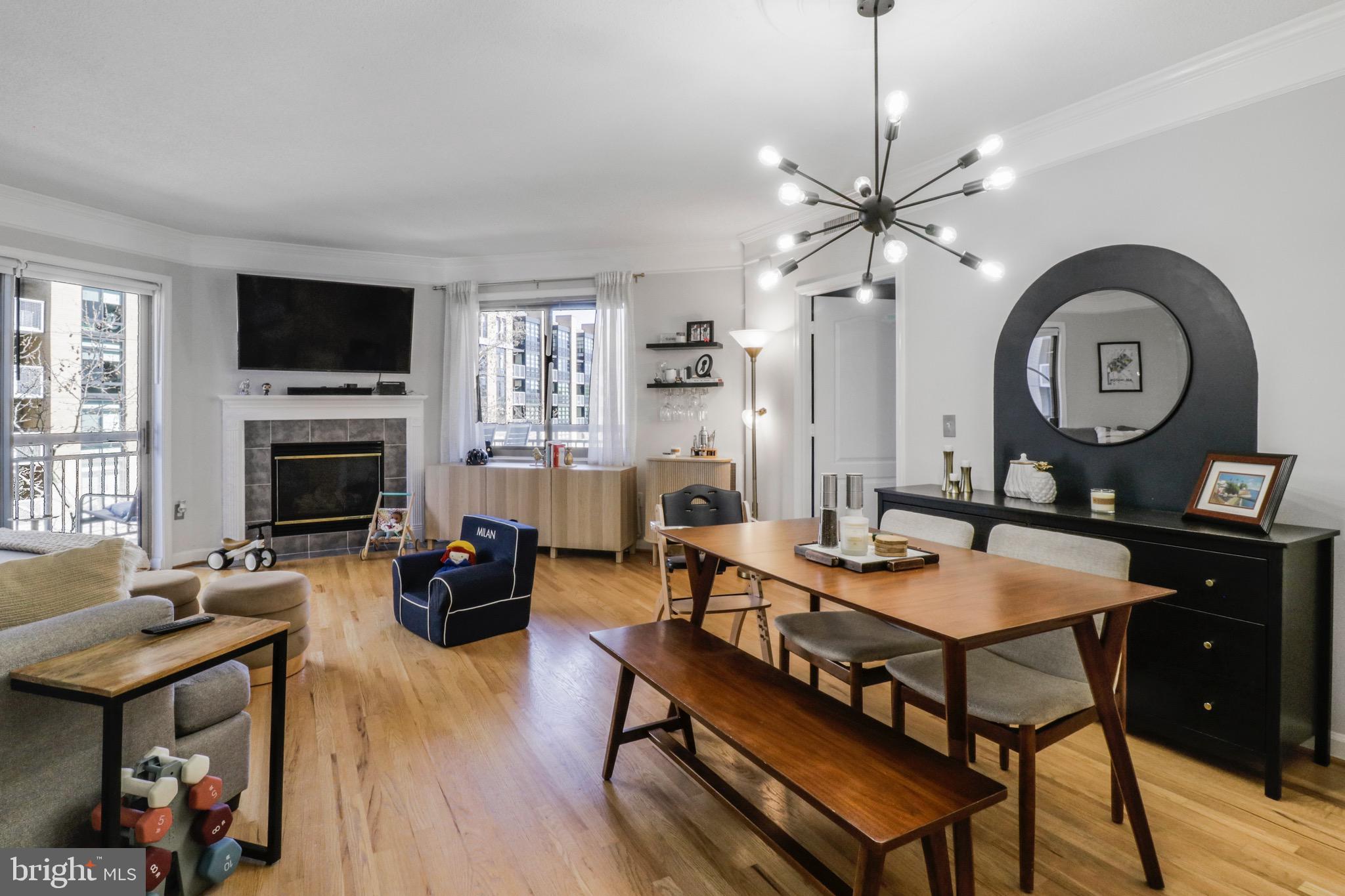 VIRGINIA SQUARE - Residential