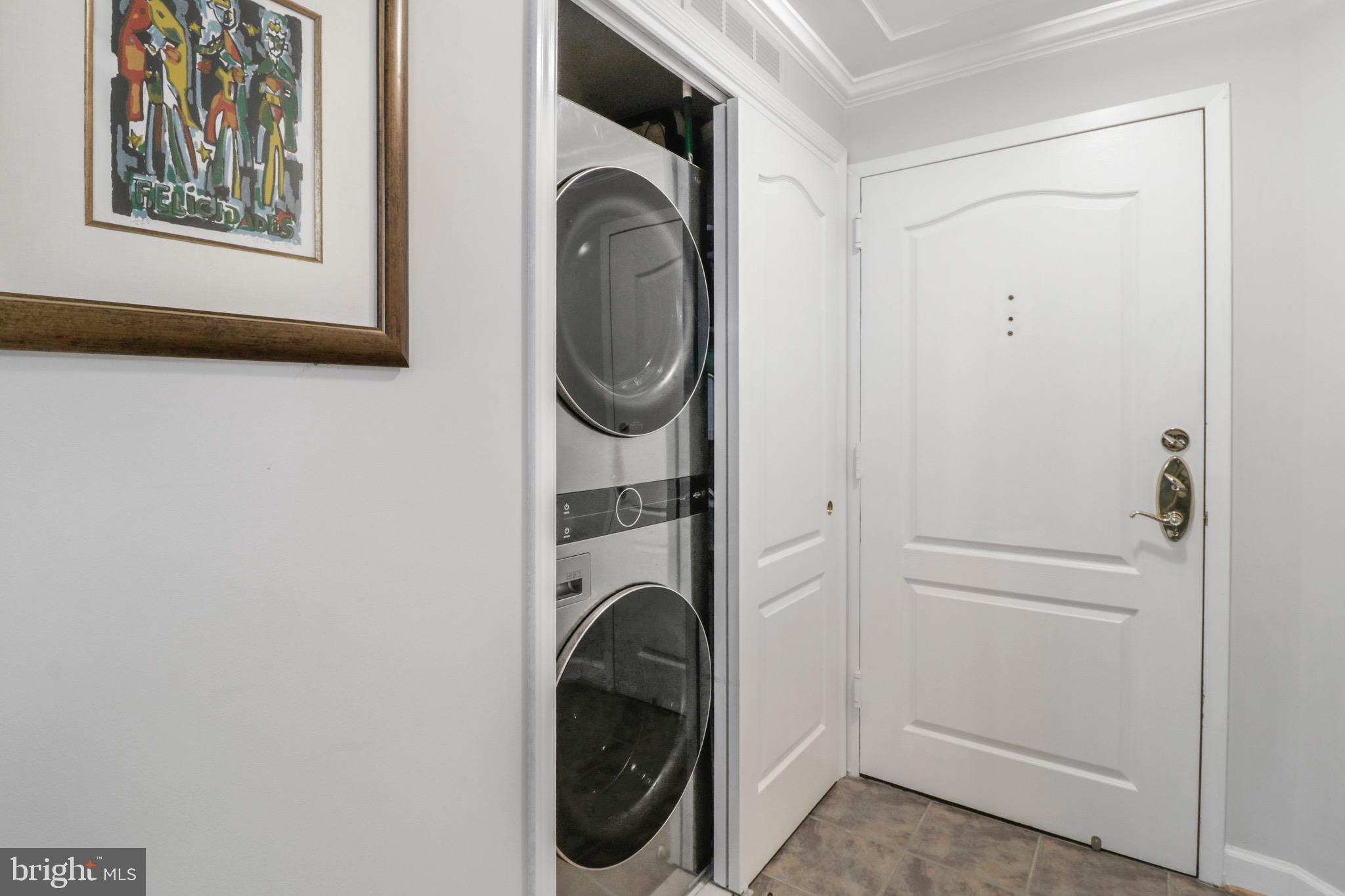 VIRGINIA SQUARE - Residential