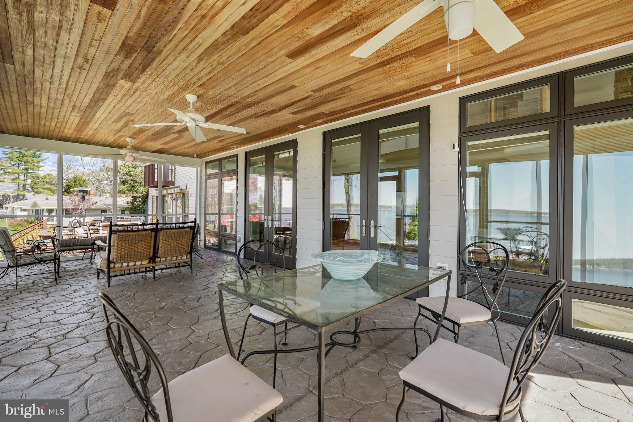 HANCES POINT - Residential