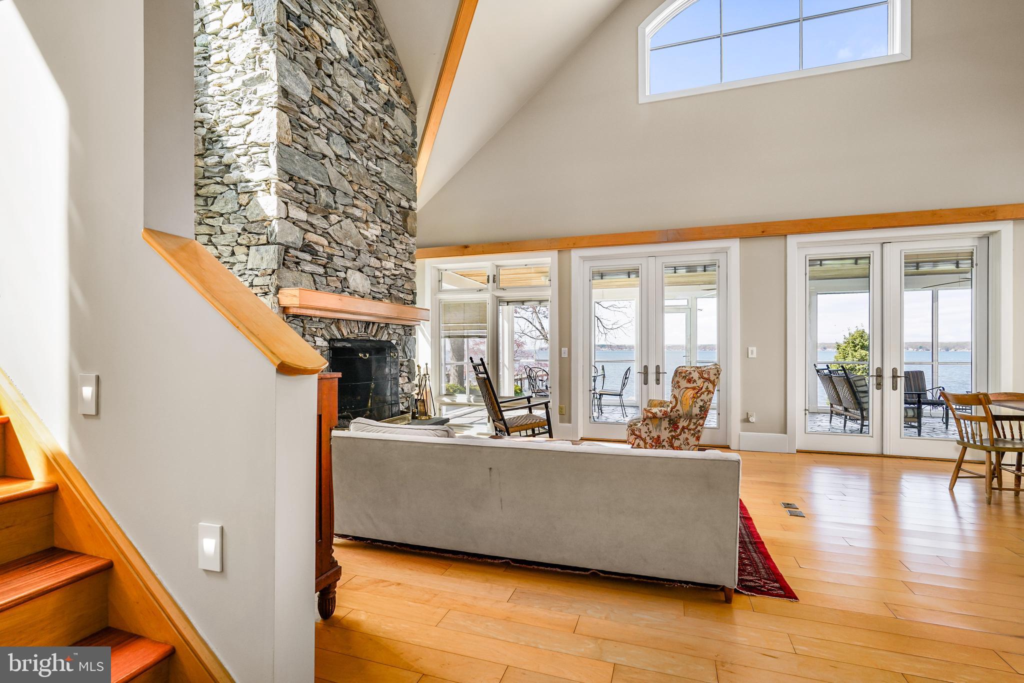 HANCES POINT - Residential