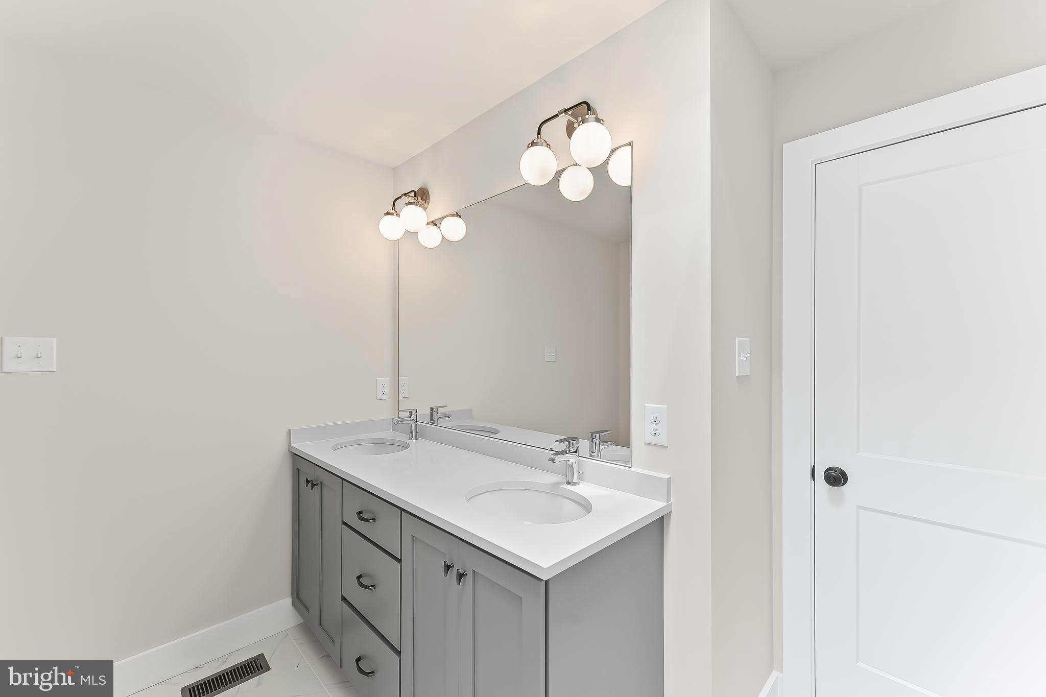 RIGGTOWN COMMONS - Residential