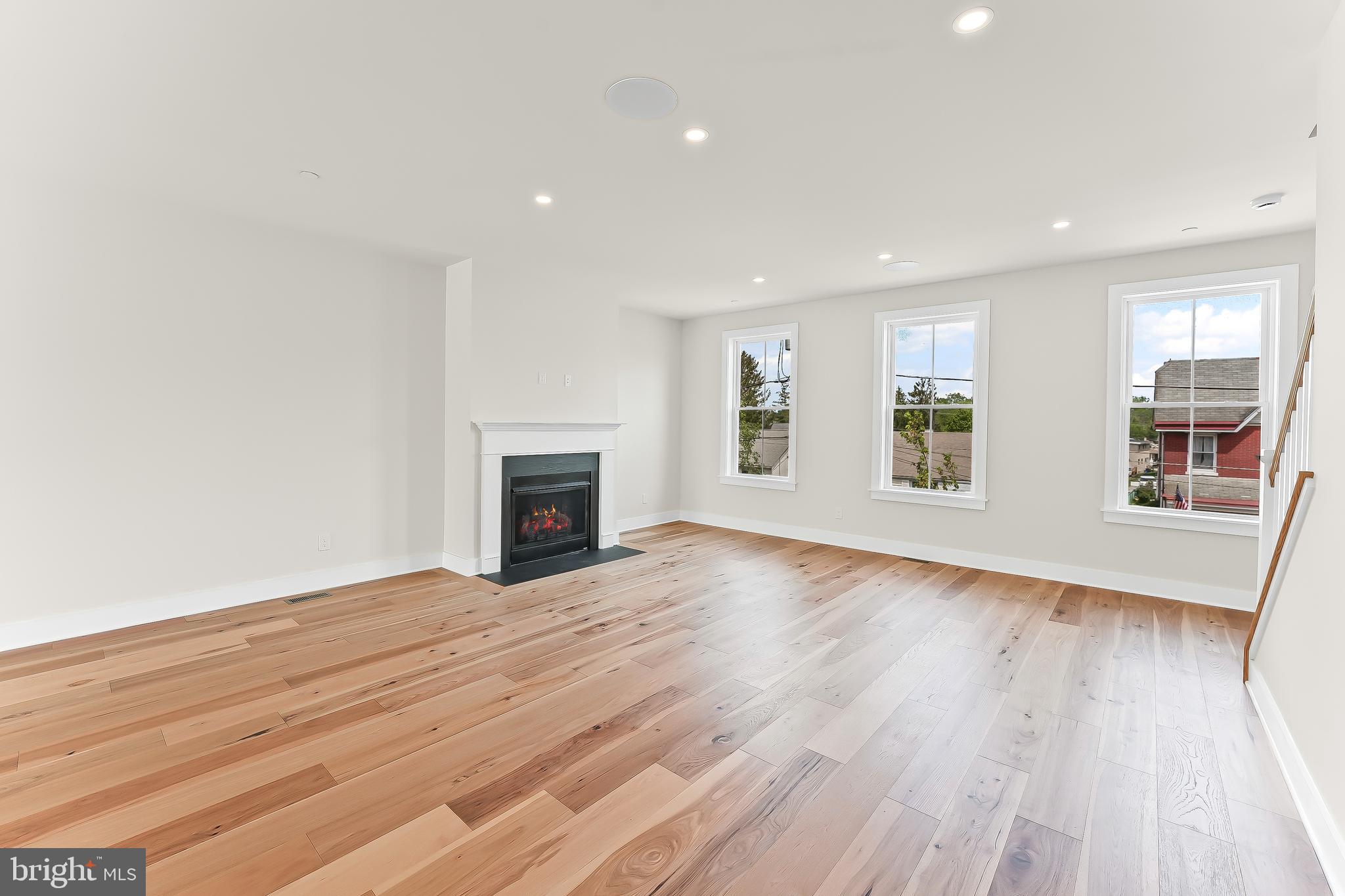 RIGGTOWN COMMONS - Residential