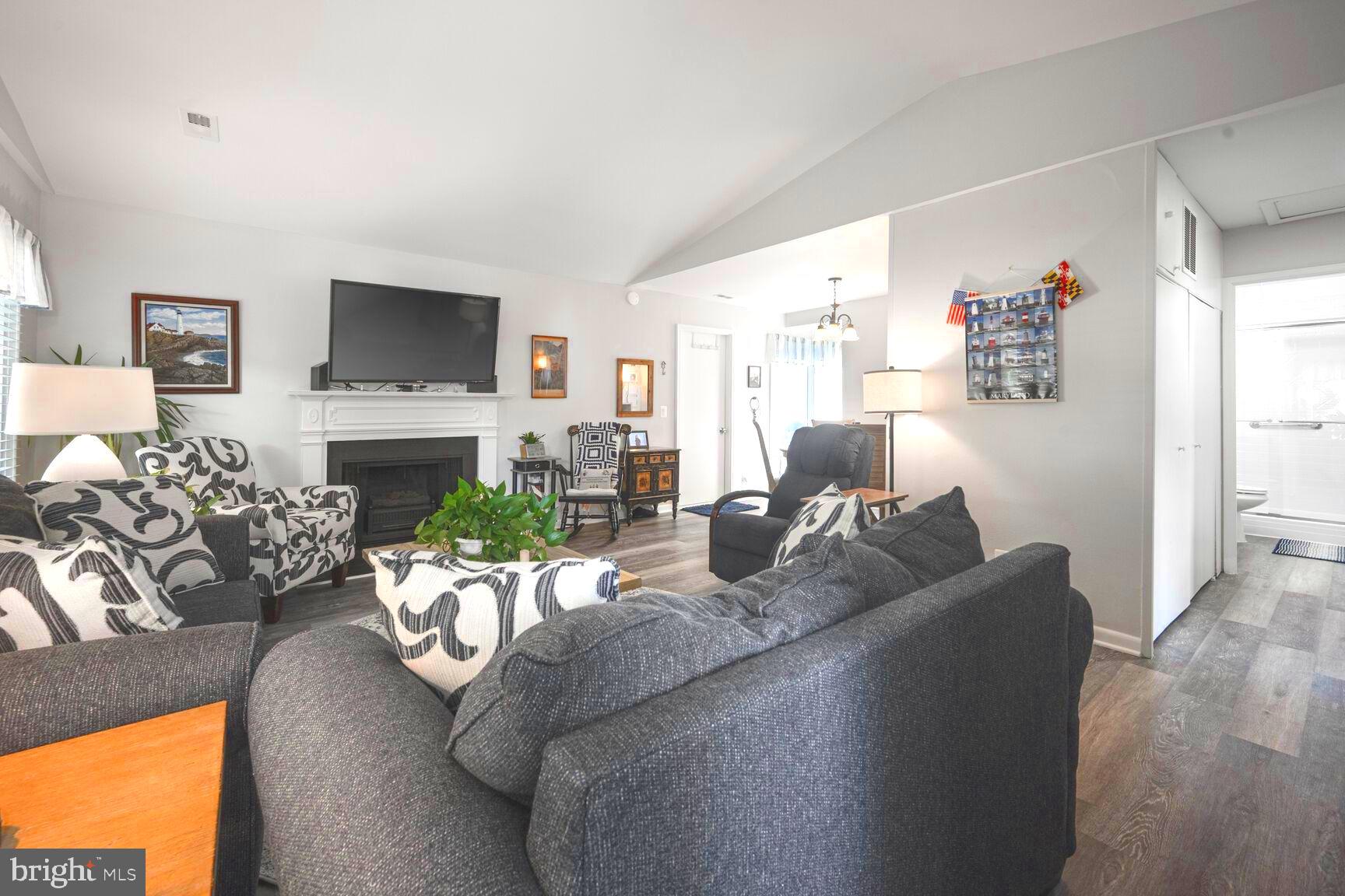 ROSSMOOR LEISURE WORLD - Residential