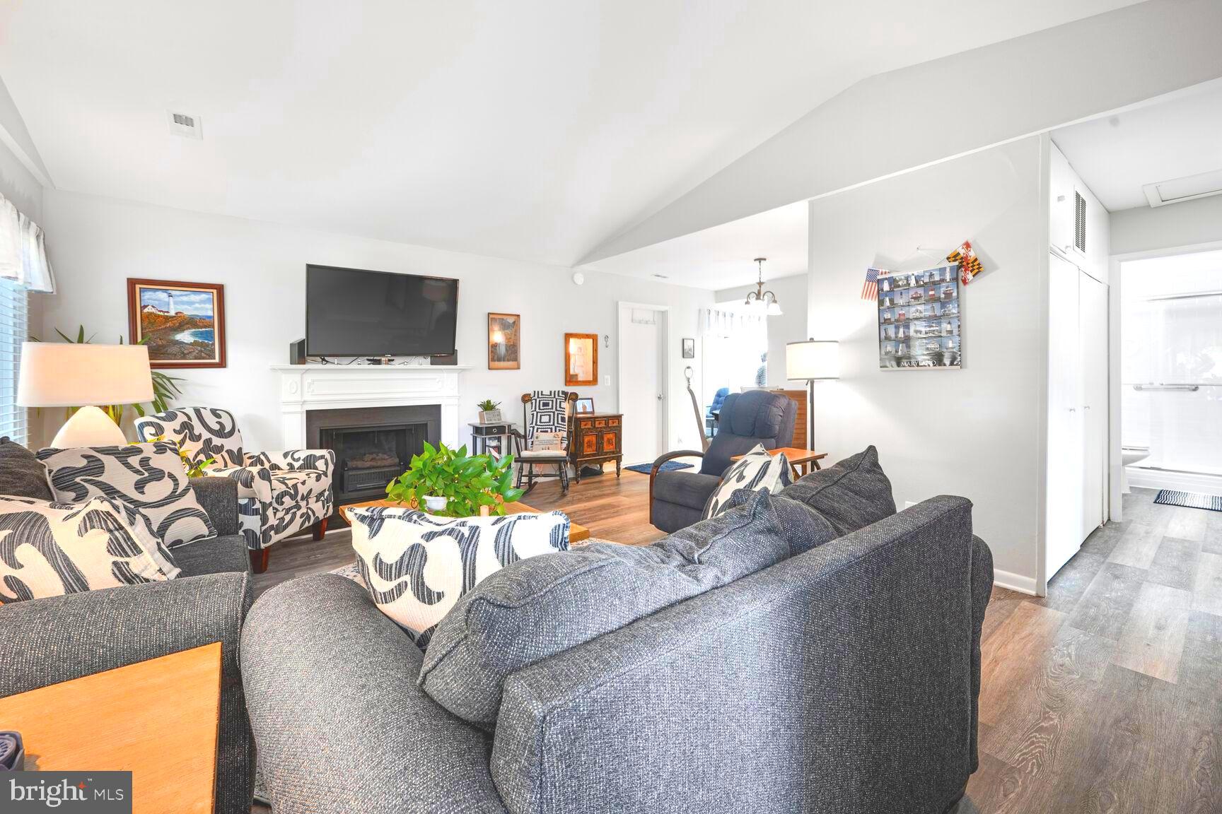 ROSSMOOR LEISURE WORLD - Residential