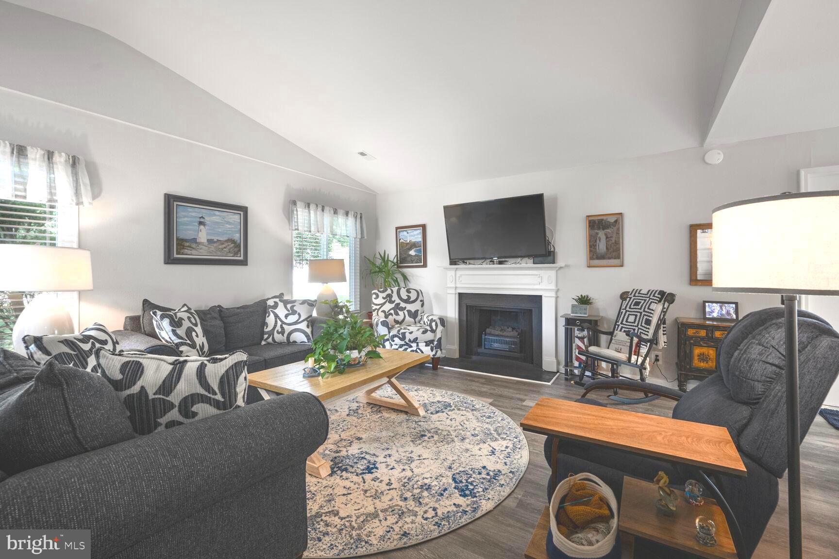 ROSSMOOR LEISURE WORLD - Residential