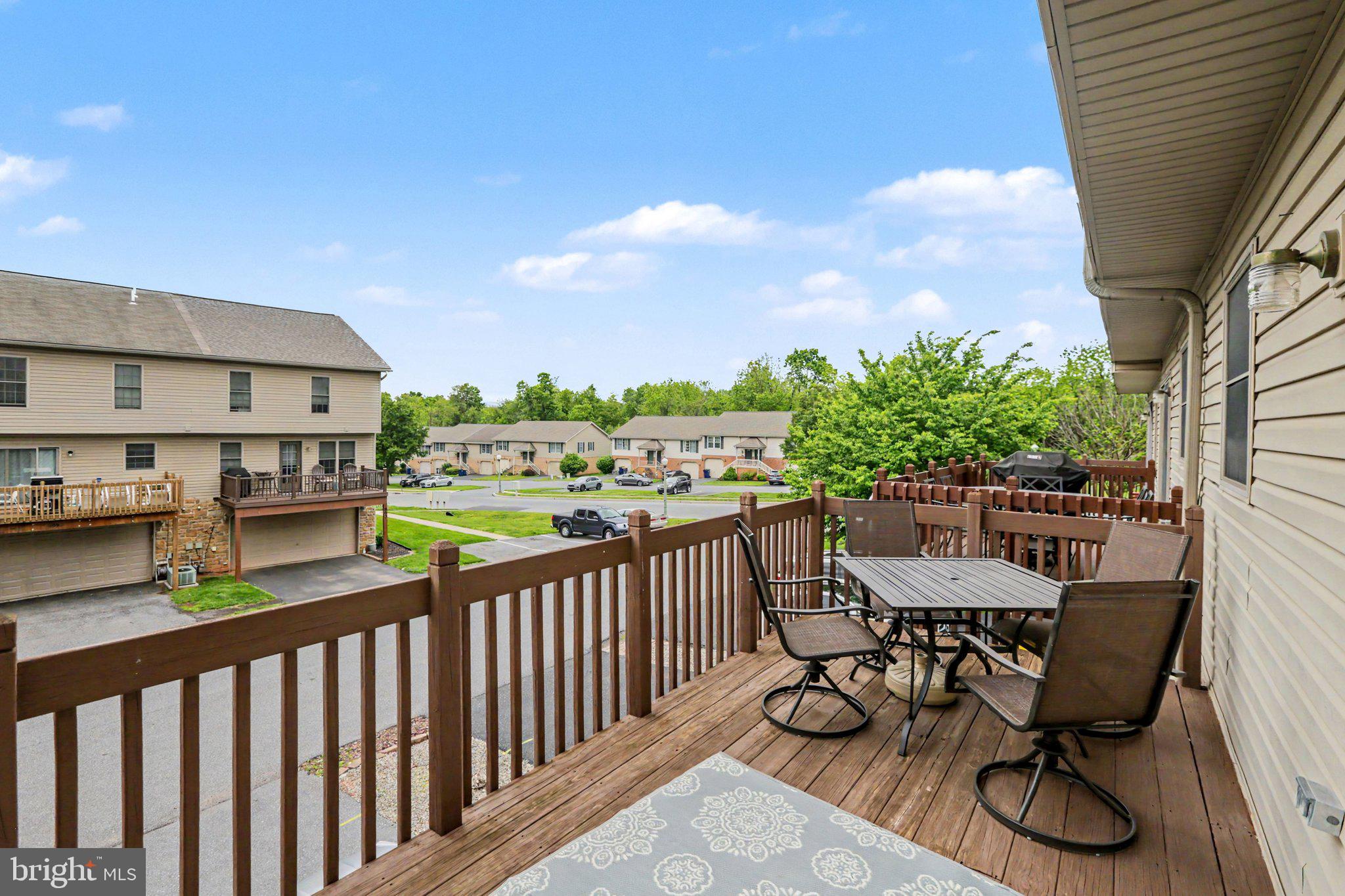 WOODRIDGE - Residential