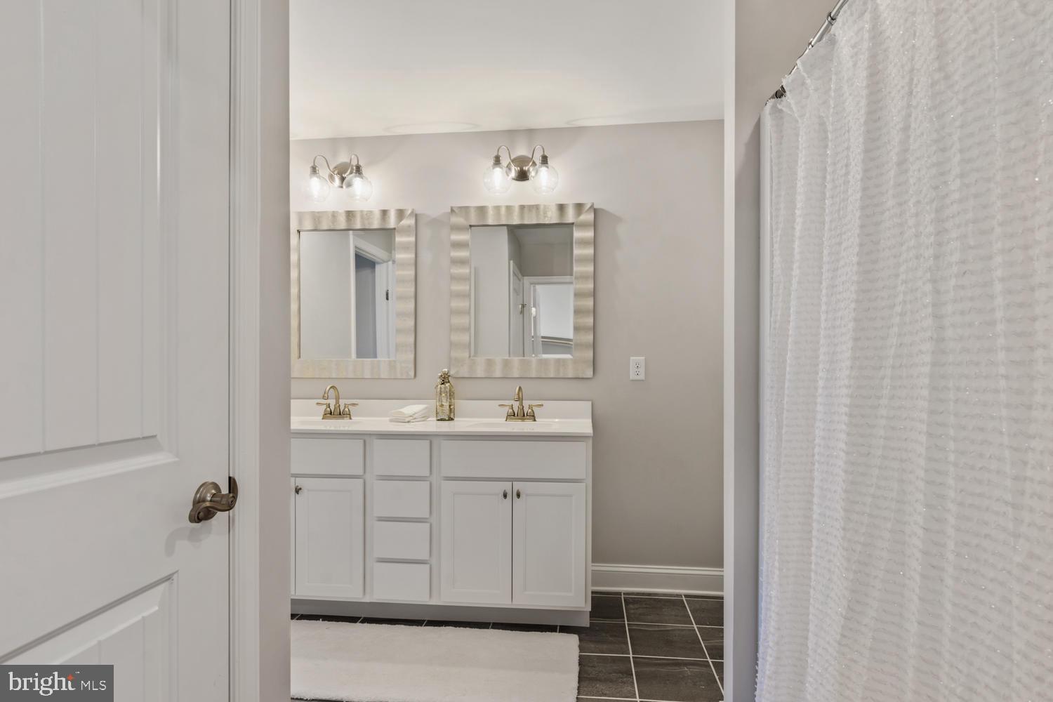 ASHWORTH WEST - Residential