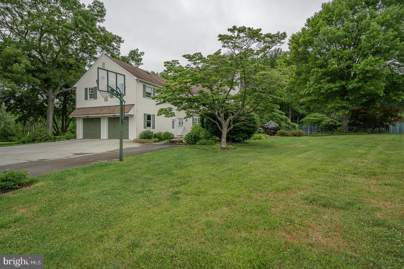 RADNOR HUNT - Residential