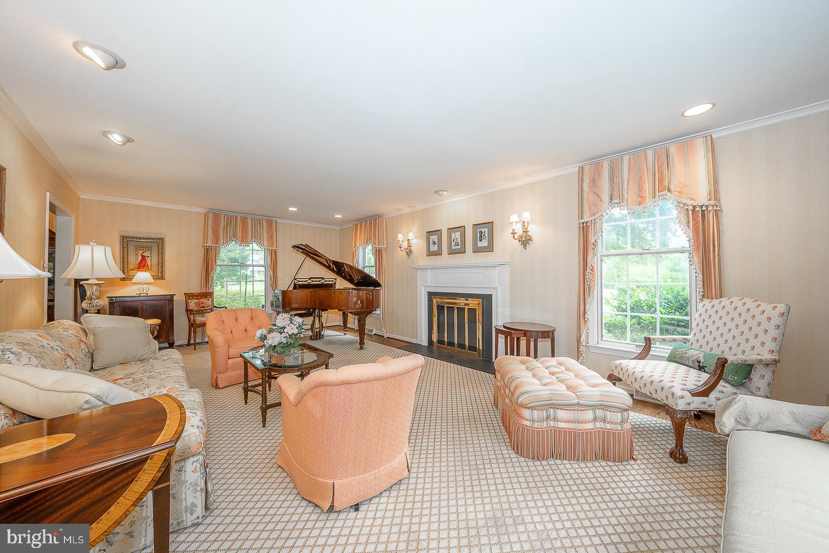 RADNOR HUNT - Residential