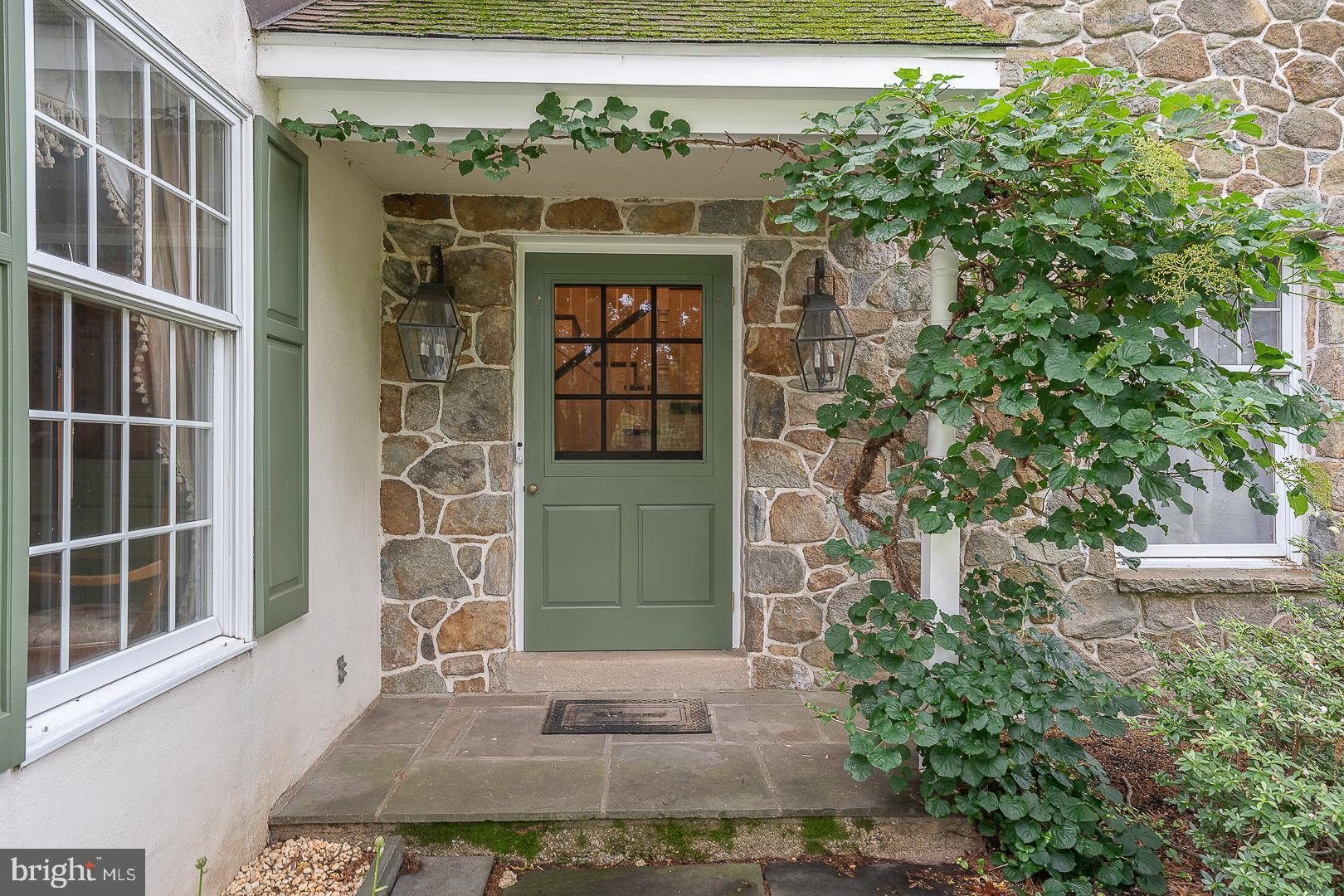 RADNOR HUNT - Residential