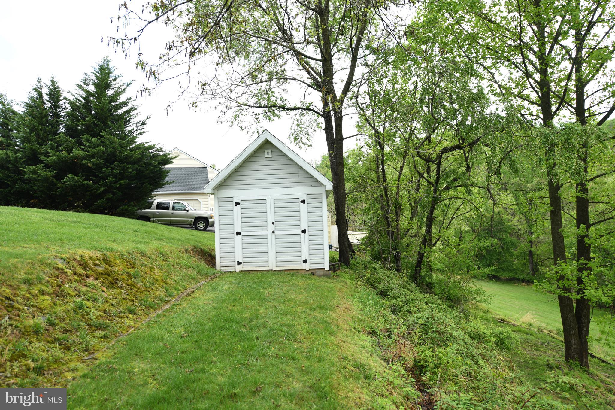 COUNTRY CLUB PARK - Residential