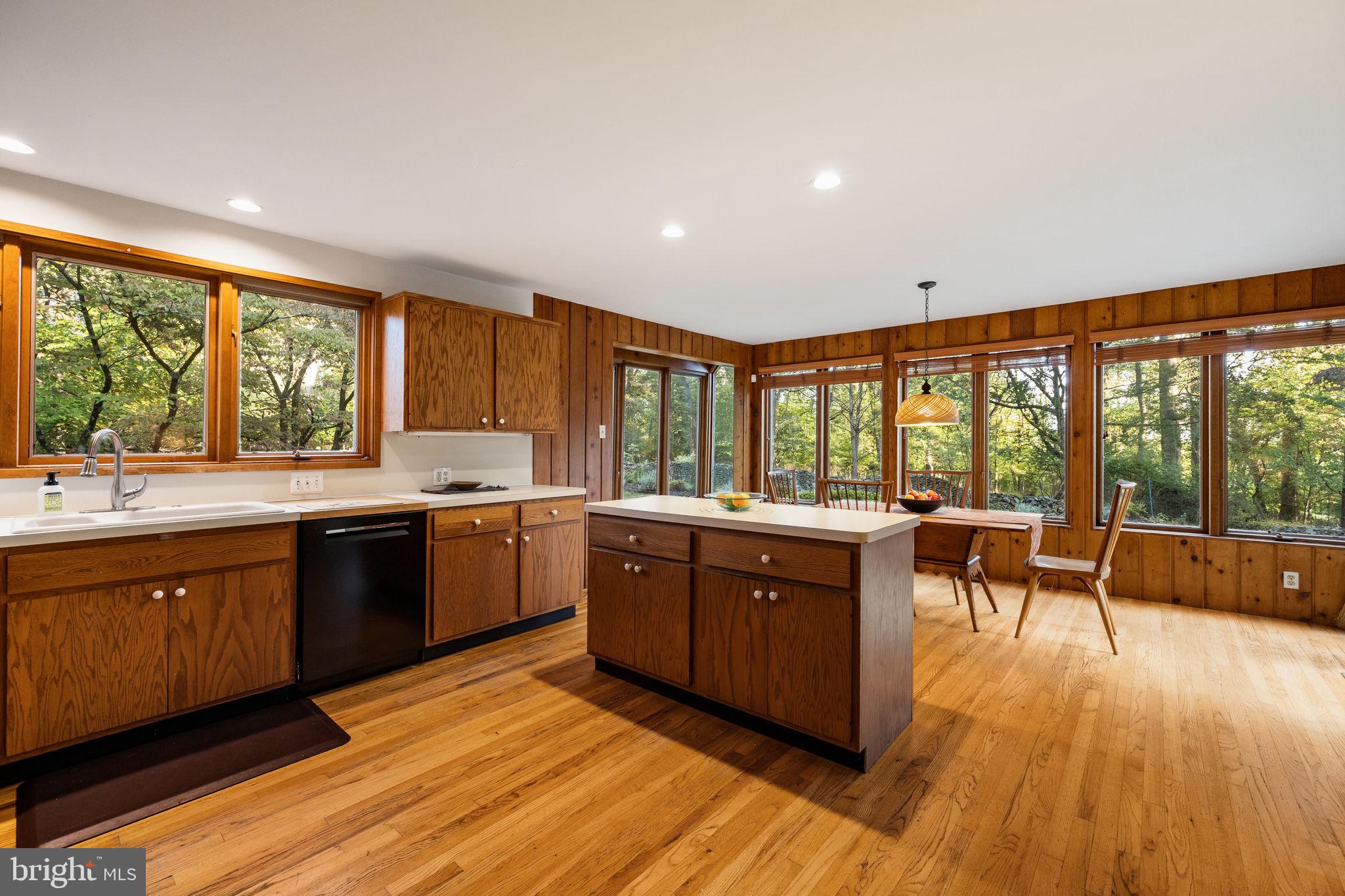 MIQUON - Residential