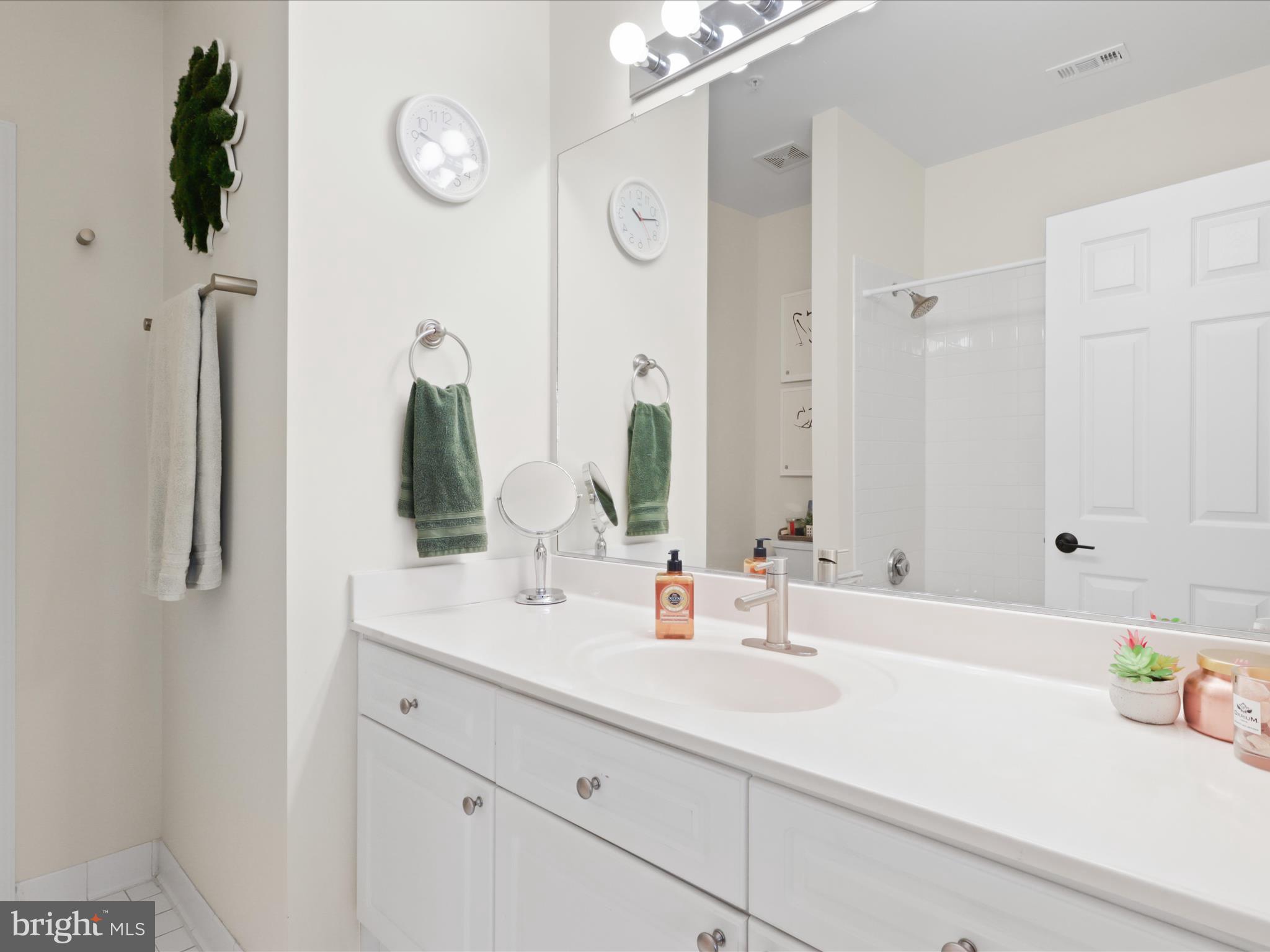 WORLDGATE CONDO - Residential