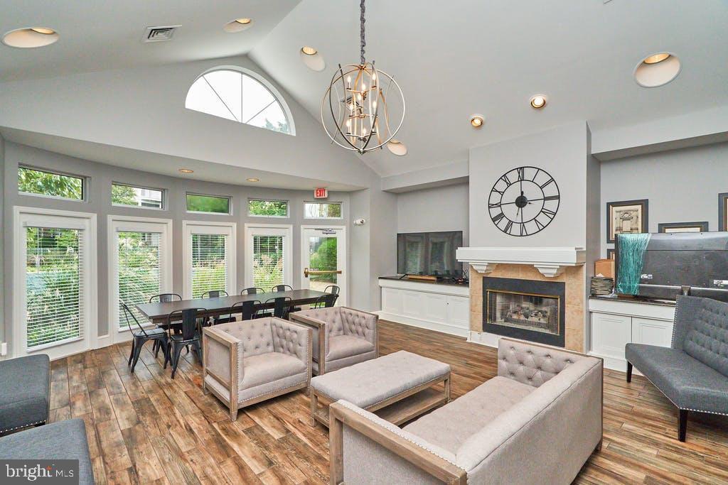 WORLDGATE CONDO - Residential